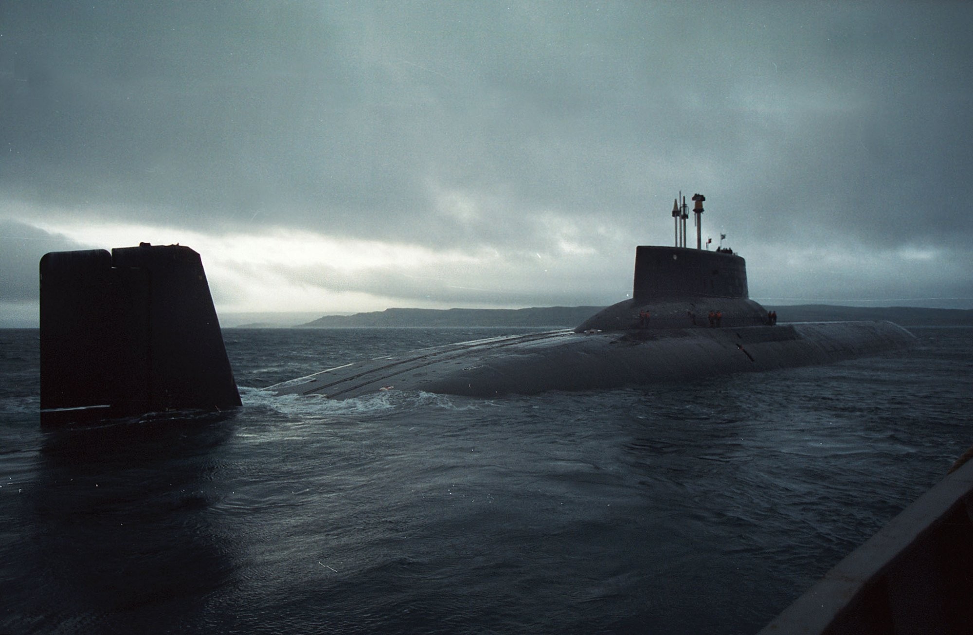 Russian Army Nuclear Submarines Submarine Project 971 Sub Akula 2000x1305