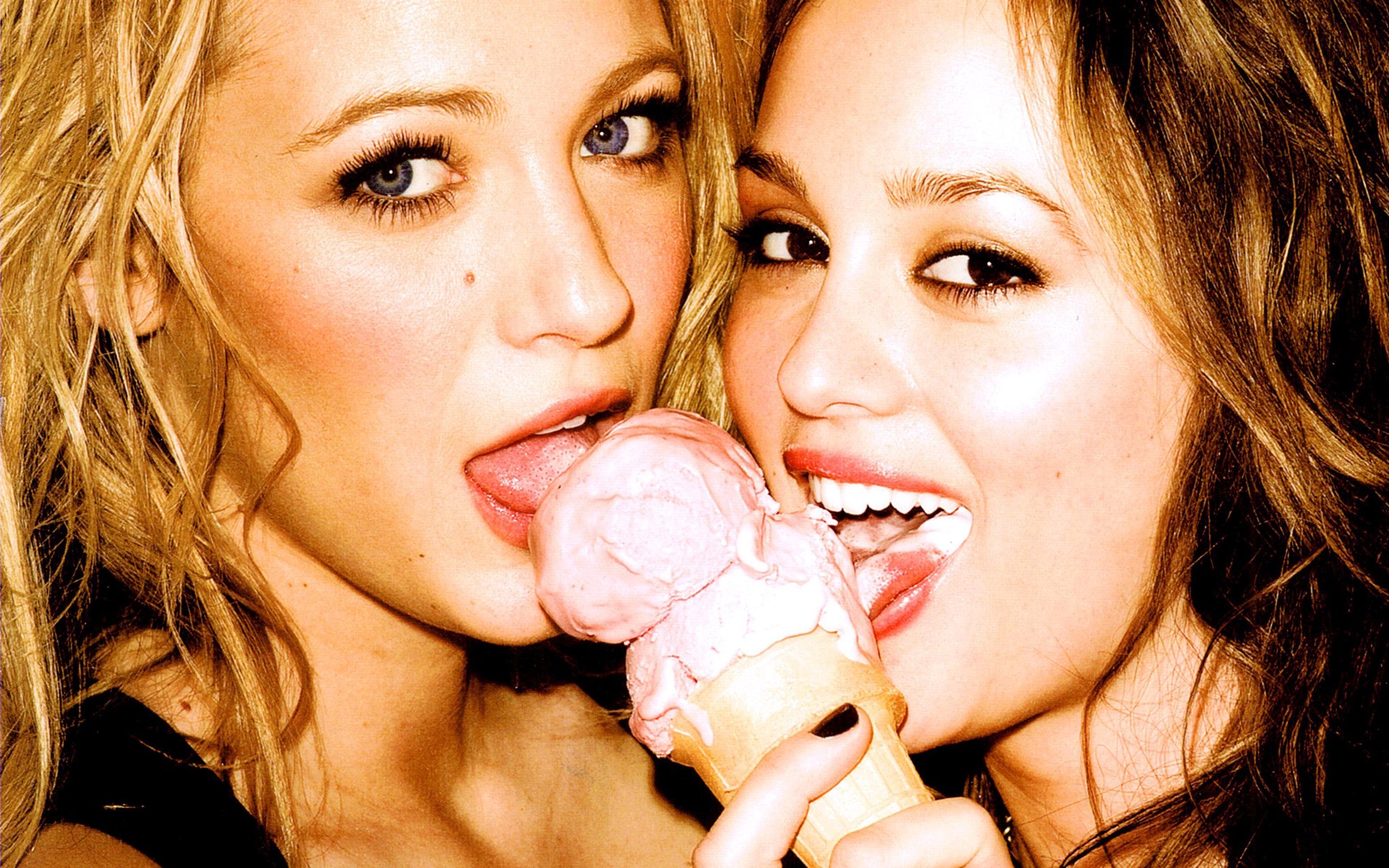 Women Blonde Brunette Two Women Closeup Leighton Meester Lick Ice Cream Enjoying Actress Blake Livel 1920x1200