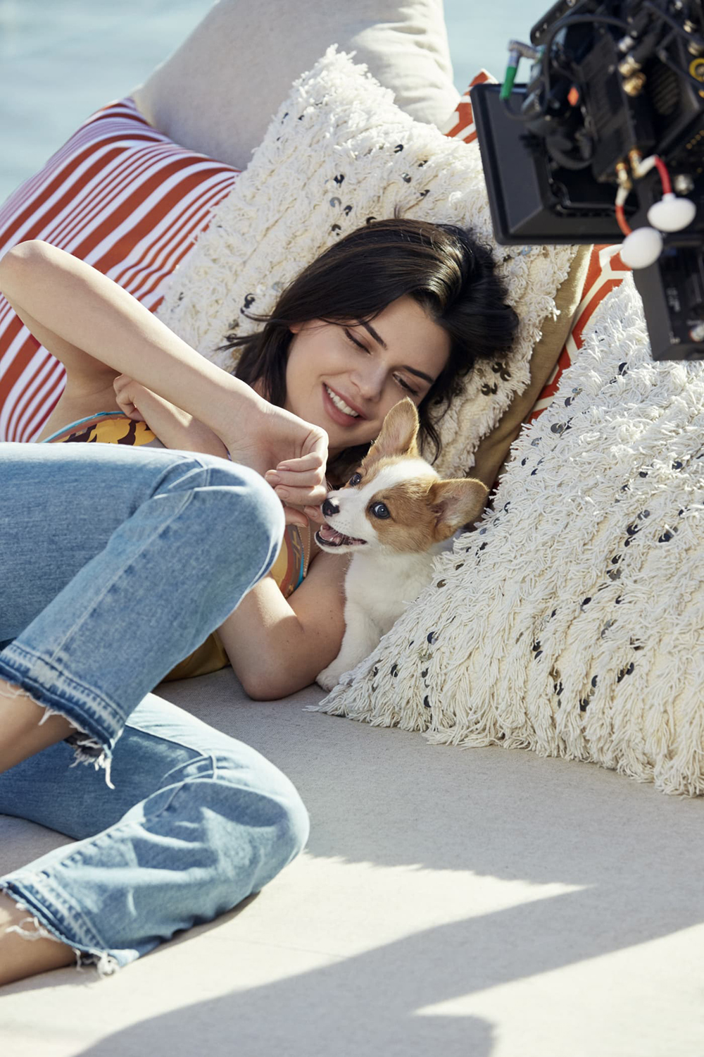 Kendall Jenner Women Brunette Puppies Women With Dogs Women Outdoors Jeans Dark Hair Black Hair 1000x1500