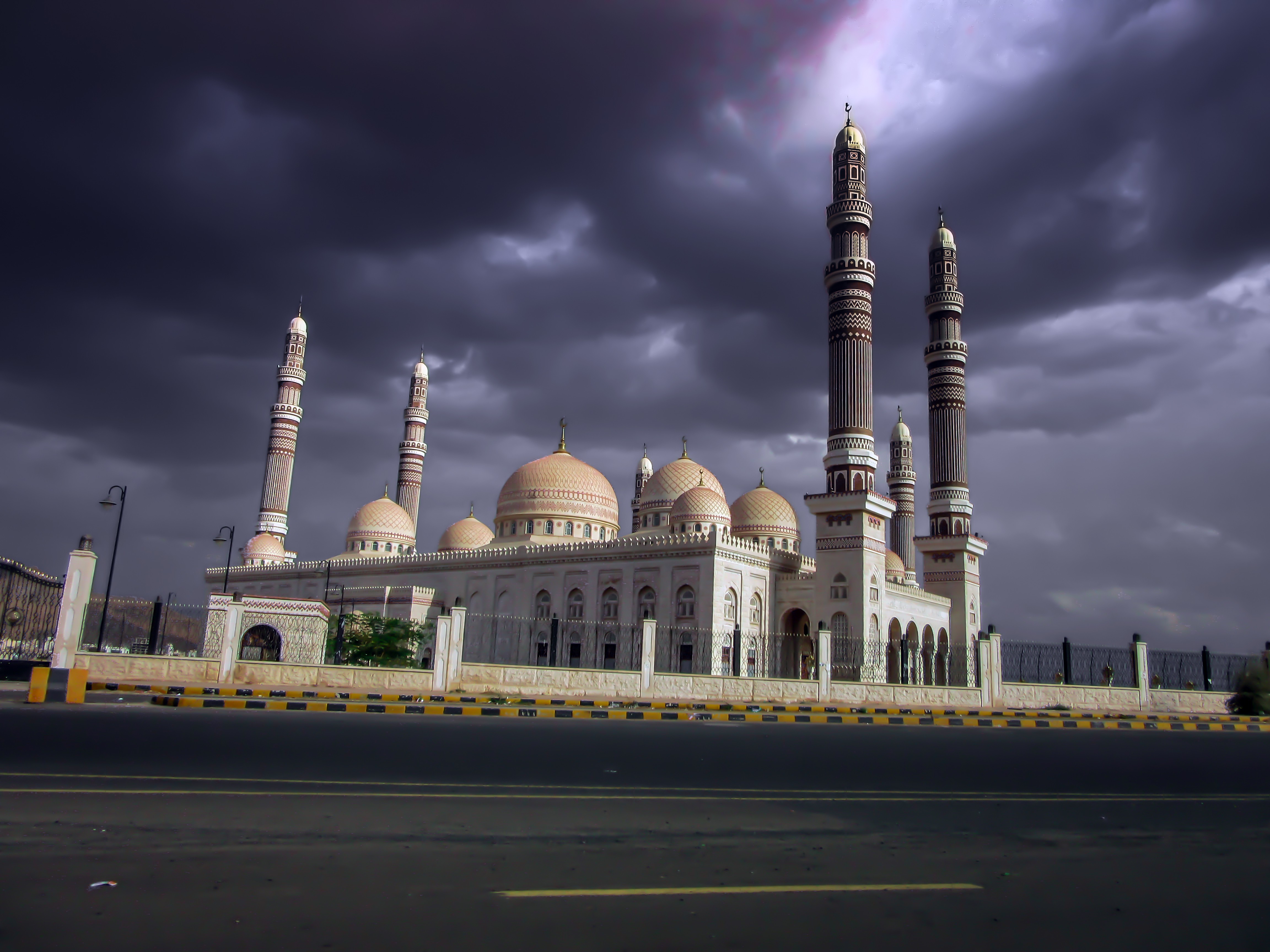Arch Yemen Mosque 4608x3456