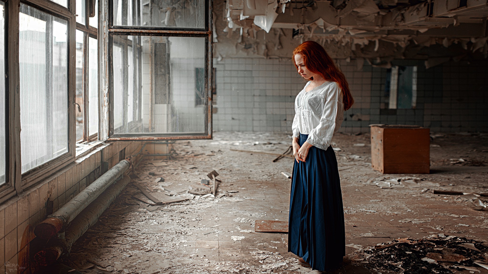 Women Redhead Abandoned Skirt Freckles Oksana Butovskaya 2048x1152