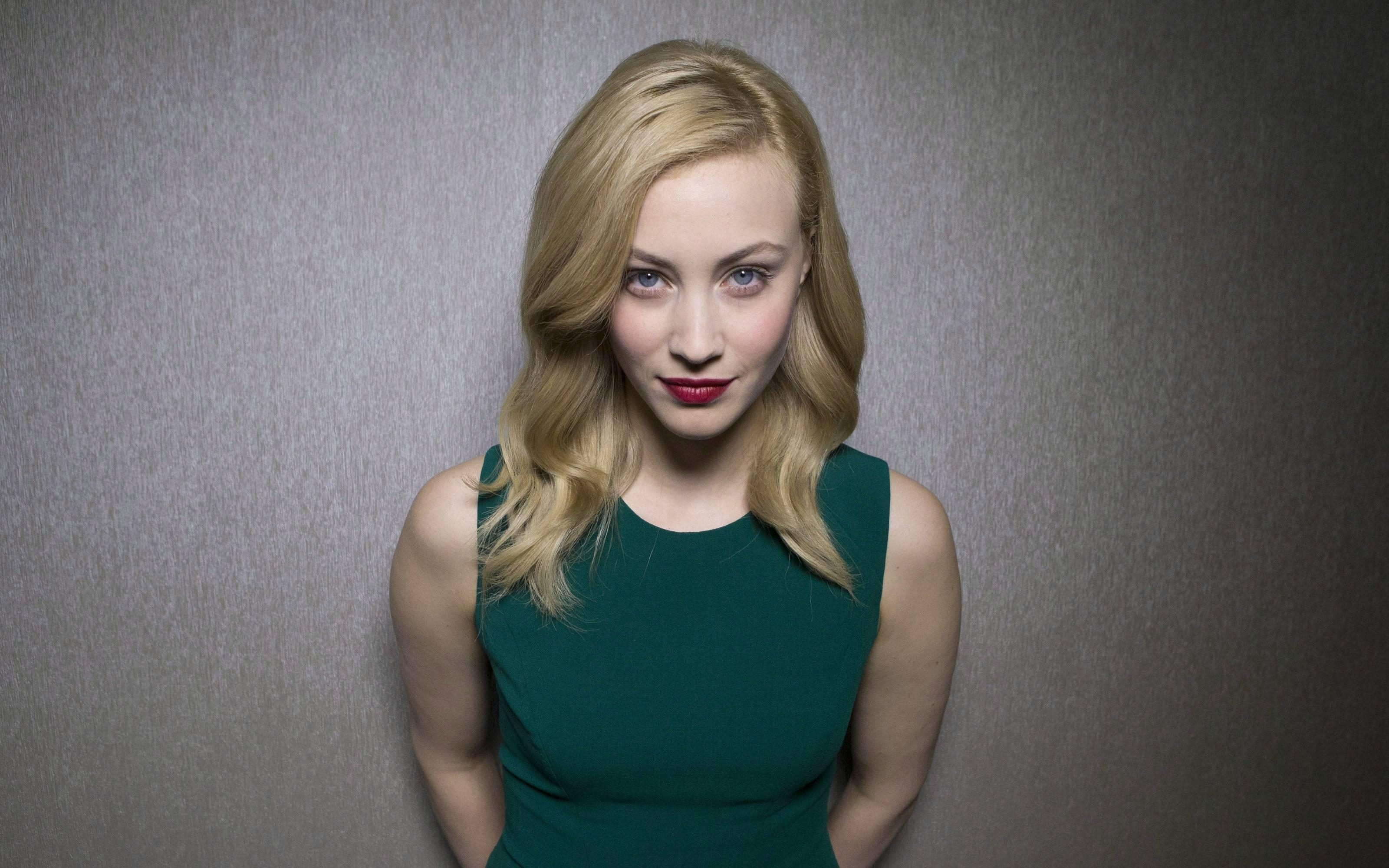 Sarah Gadon Canadian Actress Blonde Blue Eyes 3200x2000