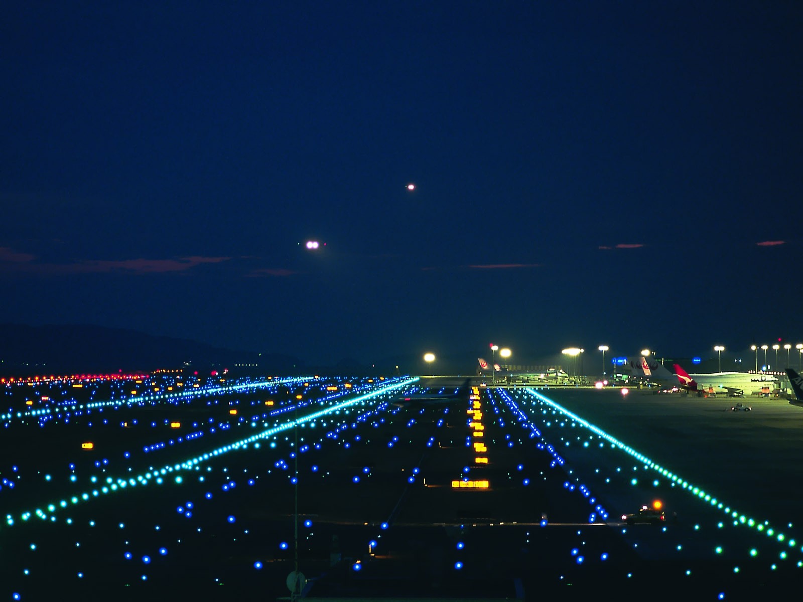Lights Night Airplane Airport Airfield Blue 1600x1200