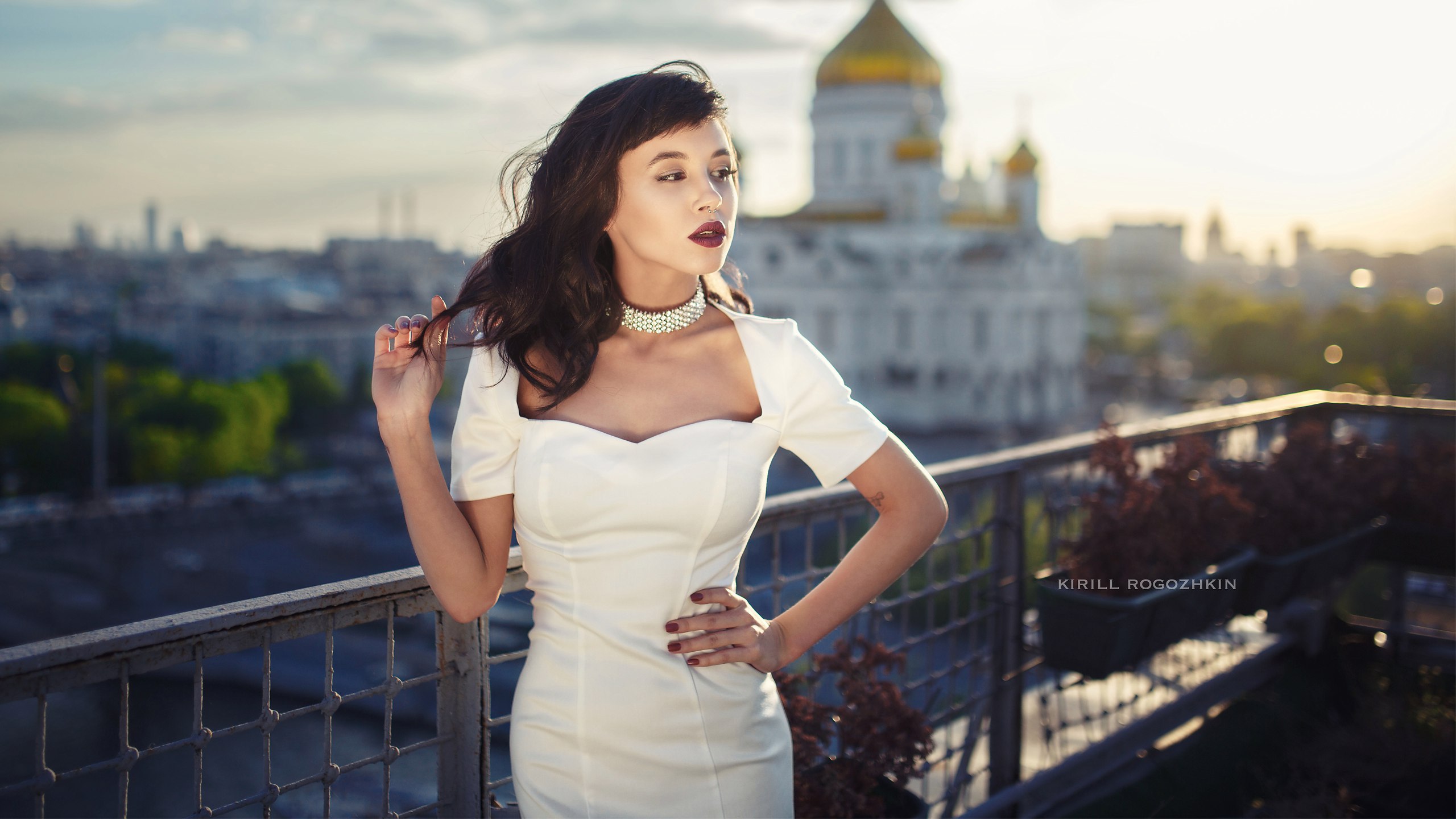 Women Model Kirill Rogozhkin Cityscape White Necklace Red Lipstick Painted Nails Purple Lipstick 2560x1440