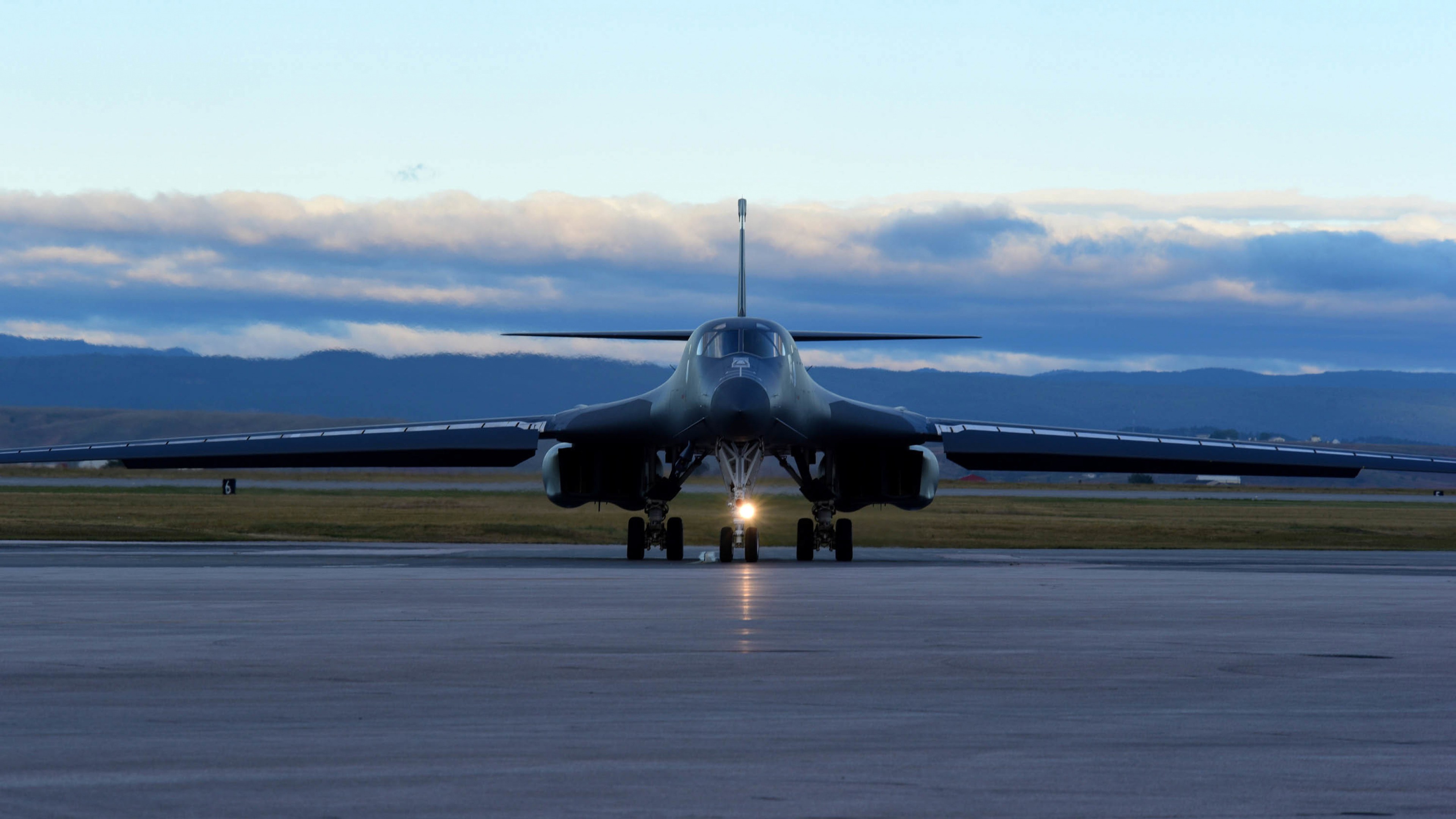 Rockwell B 1 Lancer Bomber Strategic Bomber Military Aircraft Aircraft Dual Monitors Multiple Displa 3840x2160