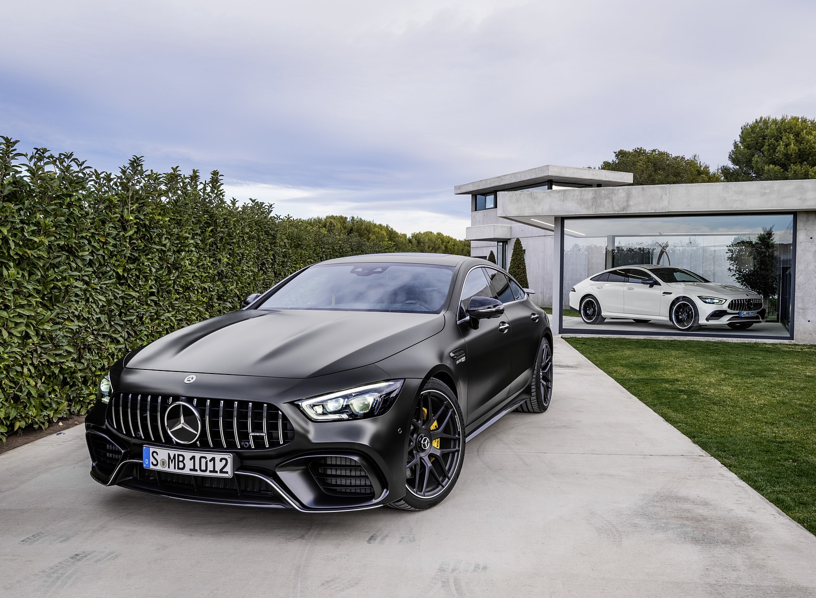 Mercedes Benz Car Vehicle Luxury Cars Mercedes AMG GT 4 Door Front Angle View Black Cars 1600x1172