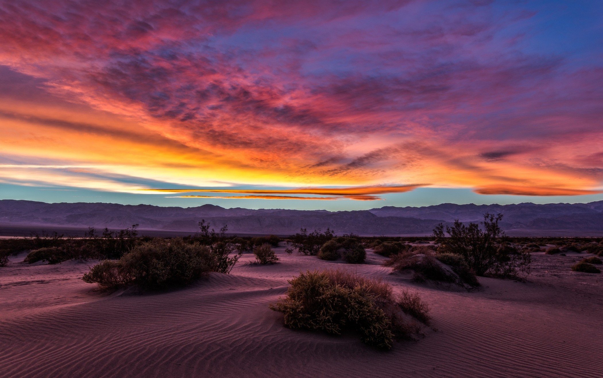 Landscape Nature Desert Sunset Death Valley Sand Mountains Shrubs Sky Clouds Dunes 2100x1315