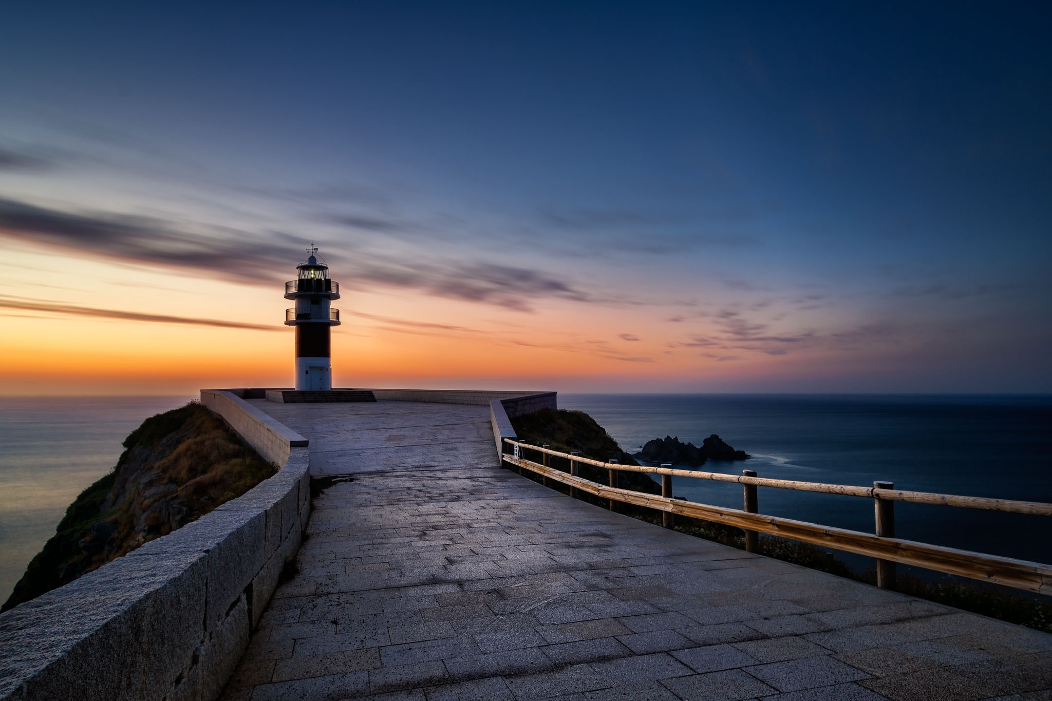 Lighthouse Sky Blue Sea Calm Sunset Pavements Dusk 2048x1365