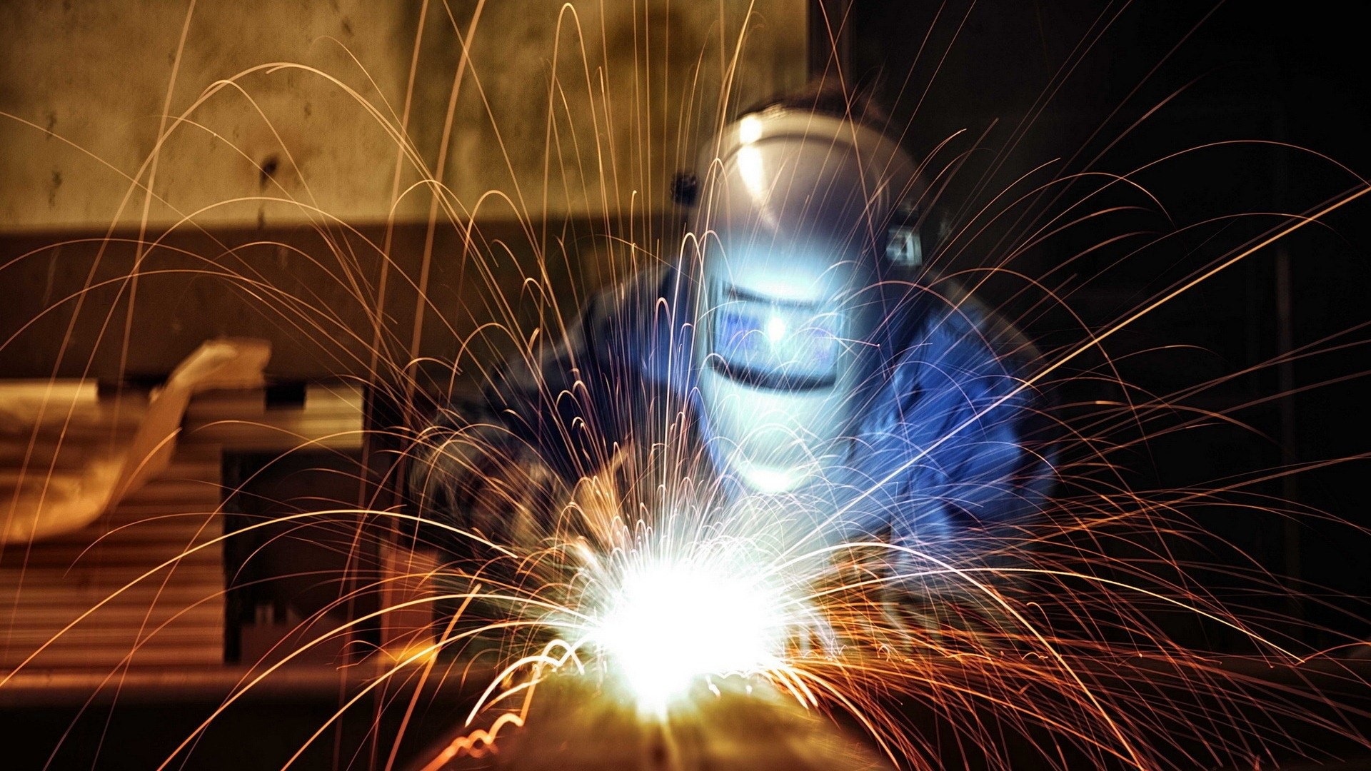 Men Workers Welding Sparks Long Exposure Industrial Helmet Depth Of Field Metal 1920x1080