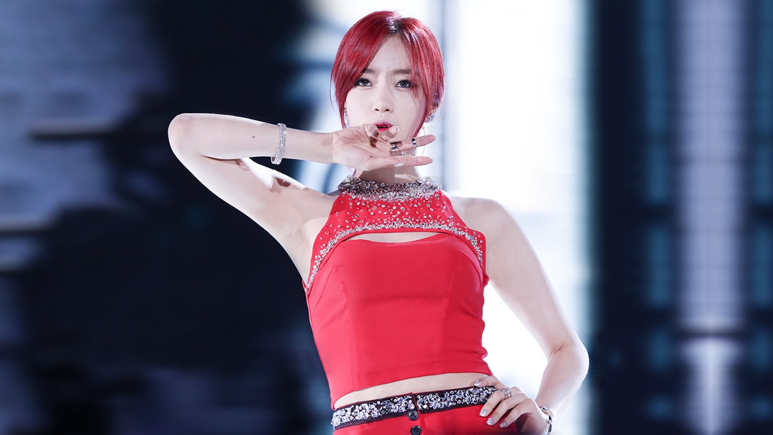 K Pop T Ara Eunjung Asian Women Singer Redhead Halter Top Looking Away 1516x853