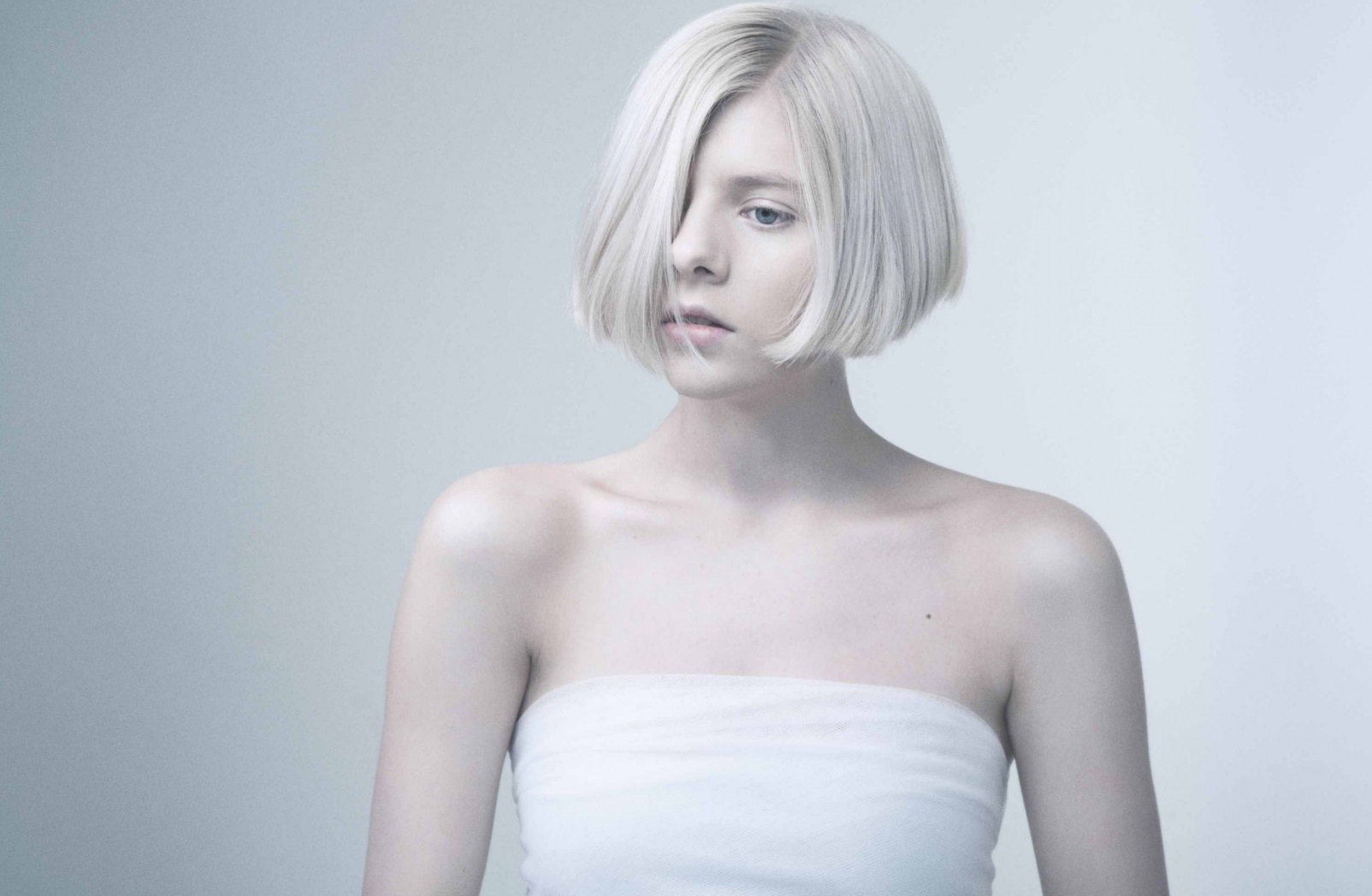 Women Aurora Aksnes Musician Norwegian White Hair Short Hair Strapless Dress White Dress Blue Eyes L 1604x1048