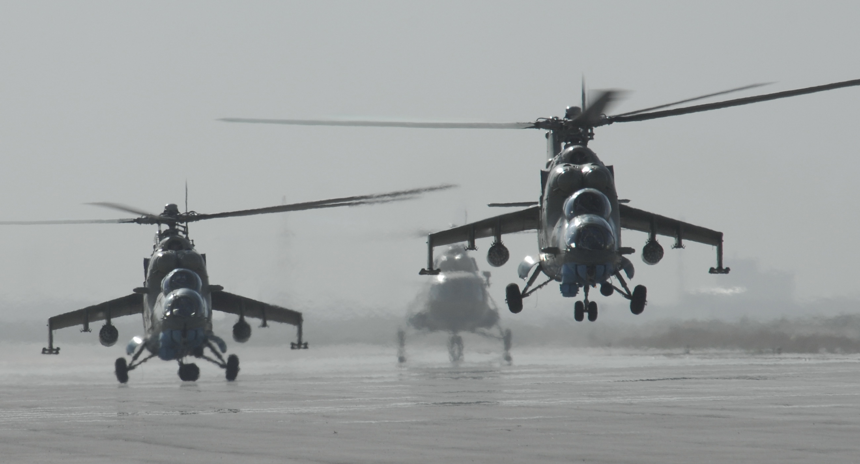 Military Mil Mi 35 3000x1619