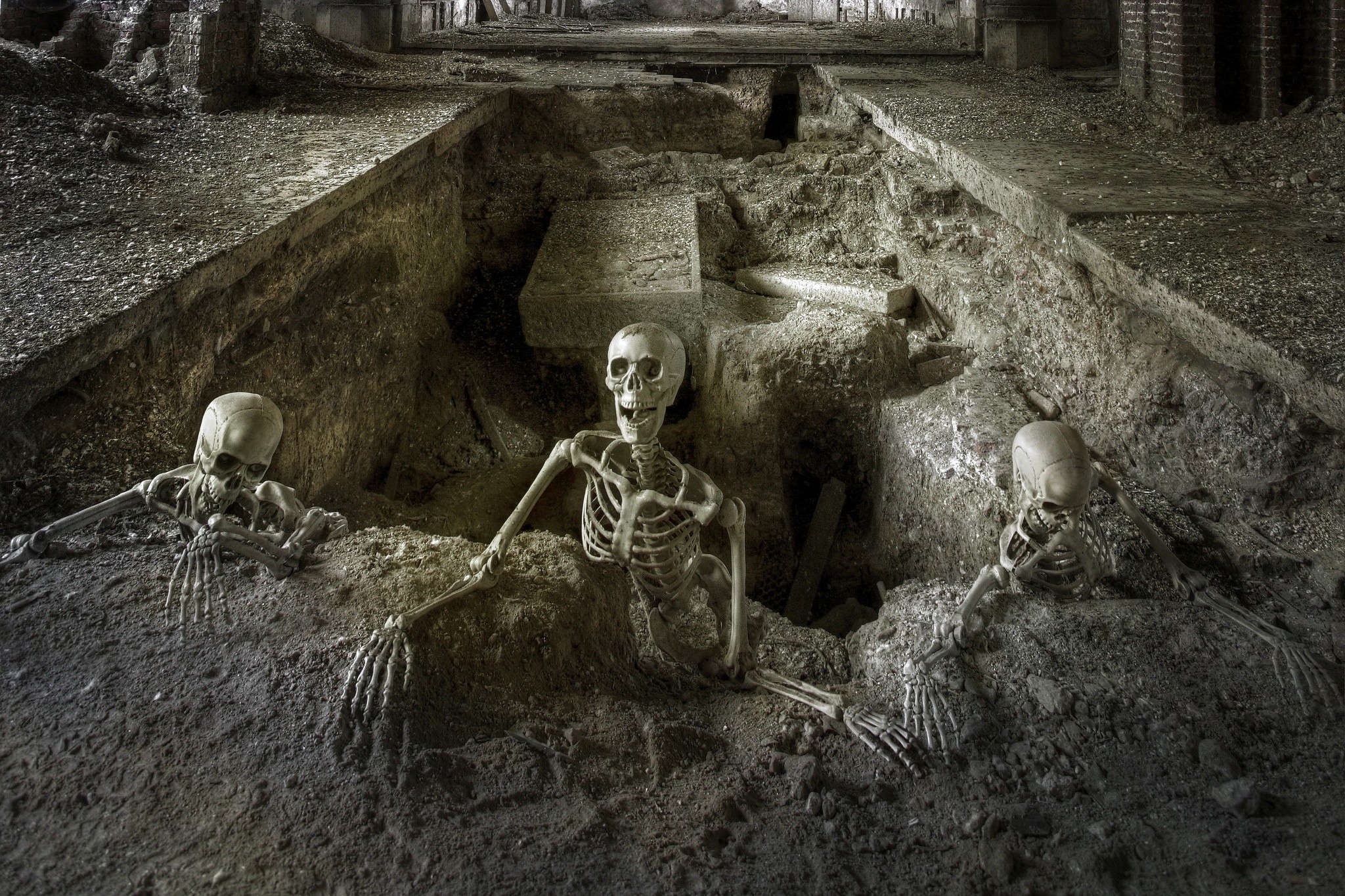 Tomb Skeleton Creepy Skull 2048x1365