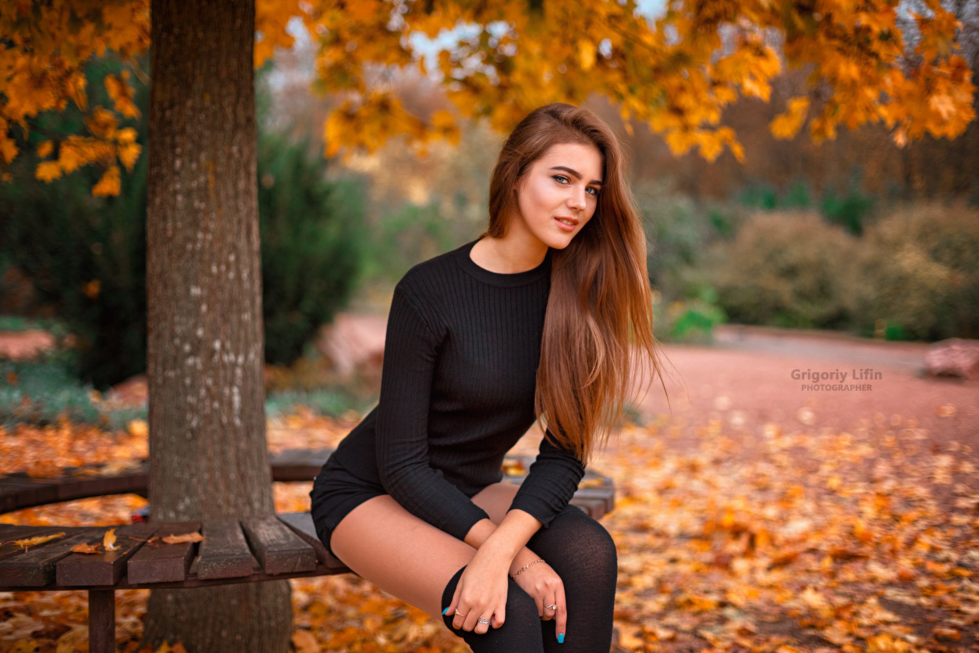 Women Grigoriy Lifin Trees Leaves Sitting Women Outdoors Smiling Black Clothing Long Hair Depth Of F 2000x1333