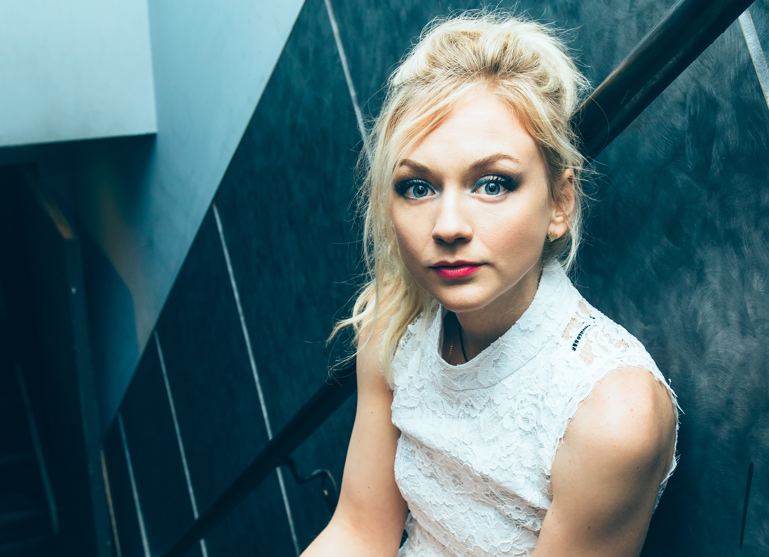 Emily Kinney Actress Blonde Blue Eyes Lipstick 2554x1850