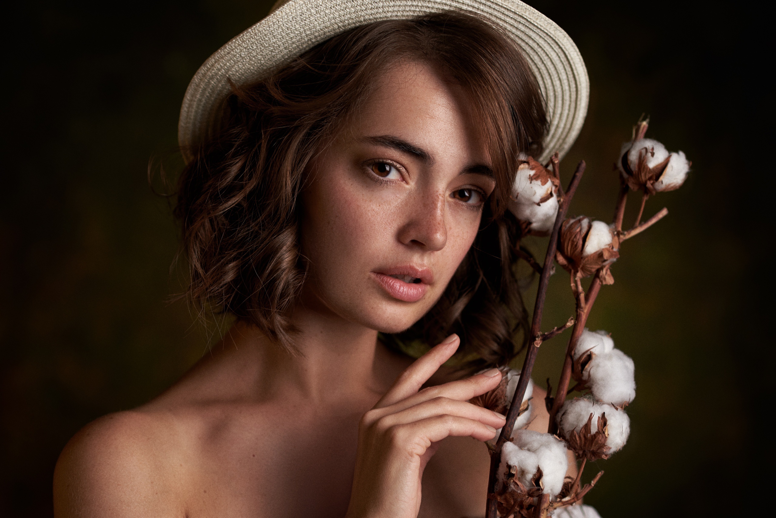 Women Model Hat Portrait Cotton 2560x1709