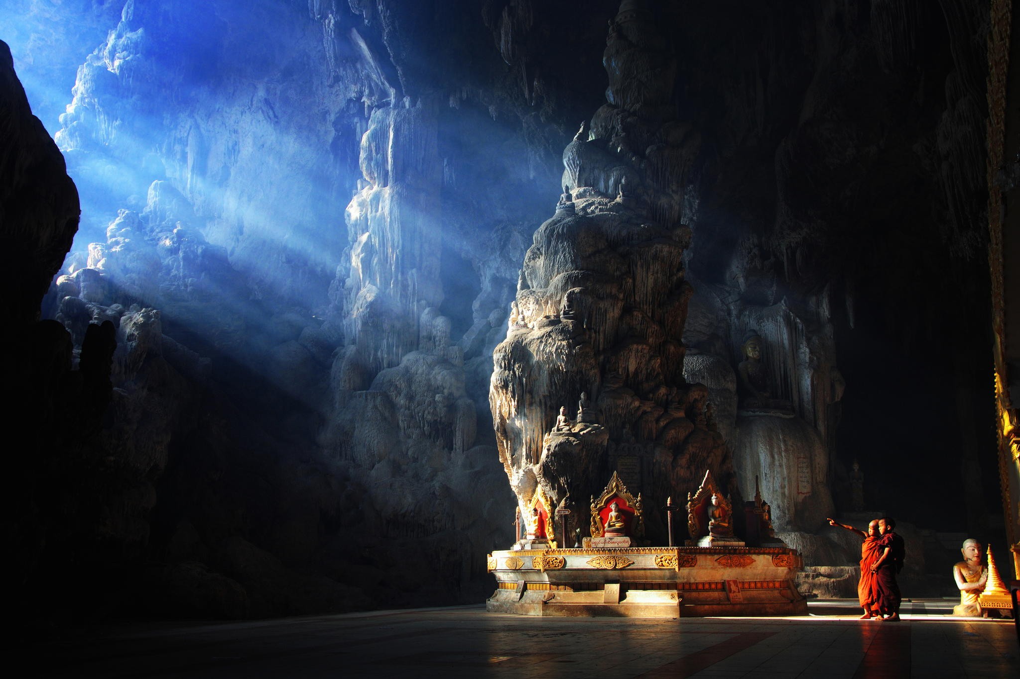 Nature Cave Monks Buddhism Rock Myanmar Asia Buddha Statue Temple Sun Rays Children Peacefull 2048x1365