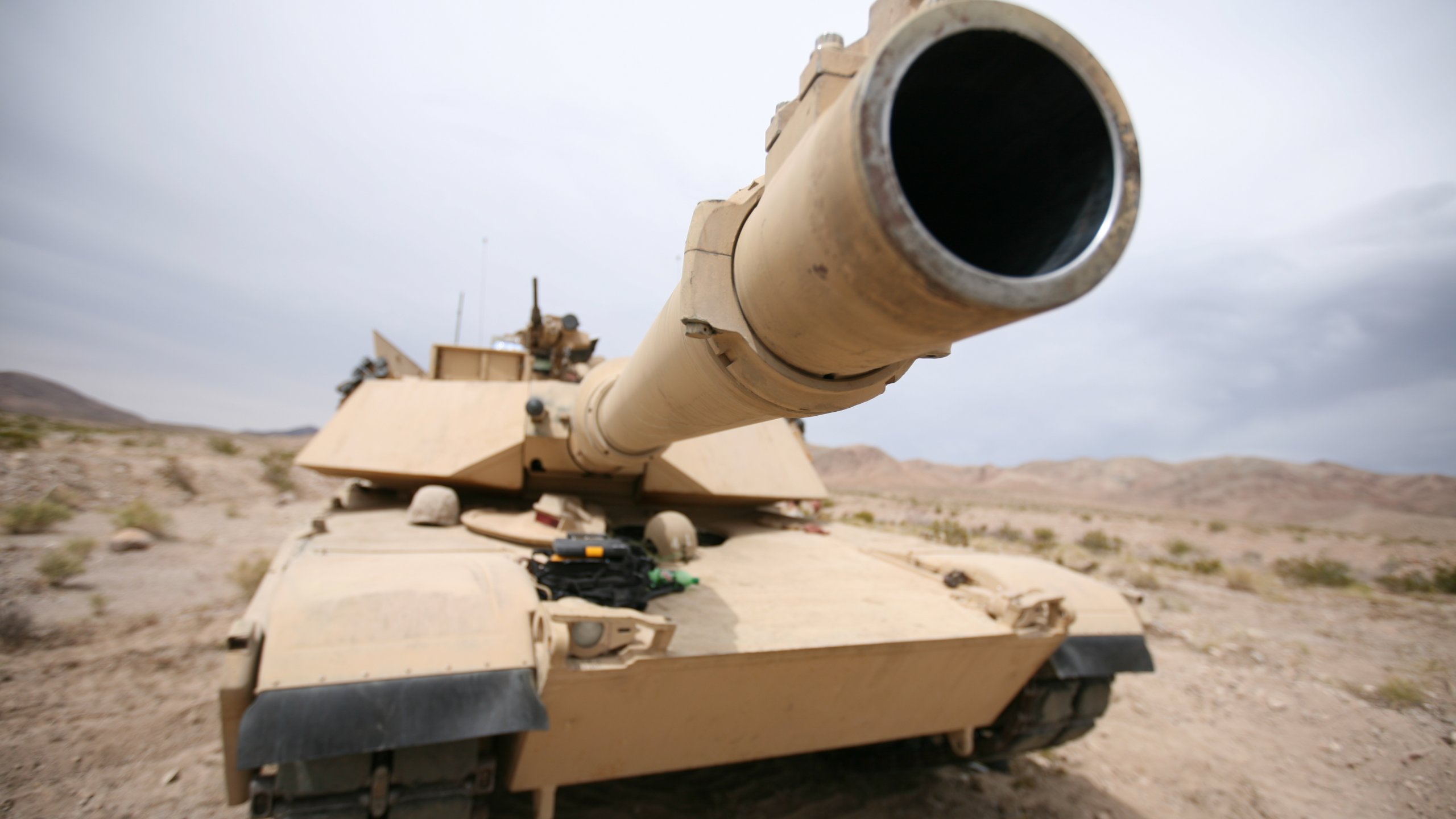 M1 Abrams Tank 2560x1440