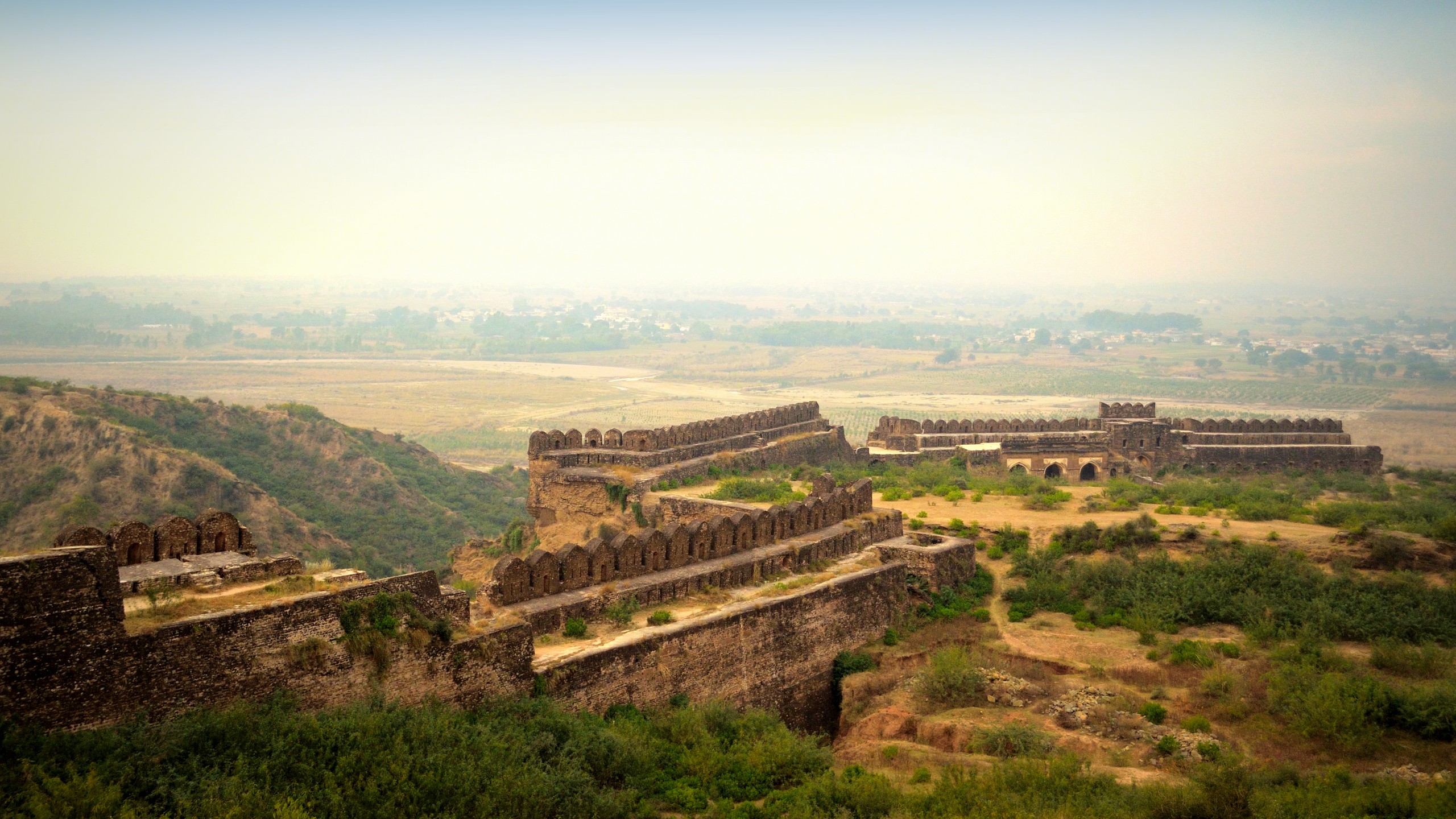 Pakistan Fort Abandoned 2560x1440