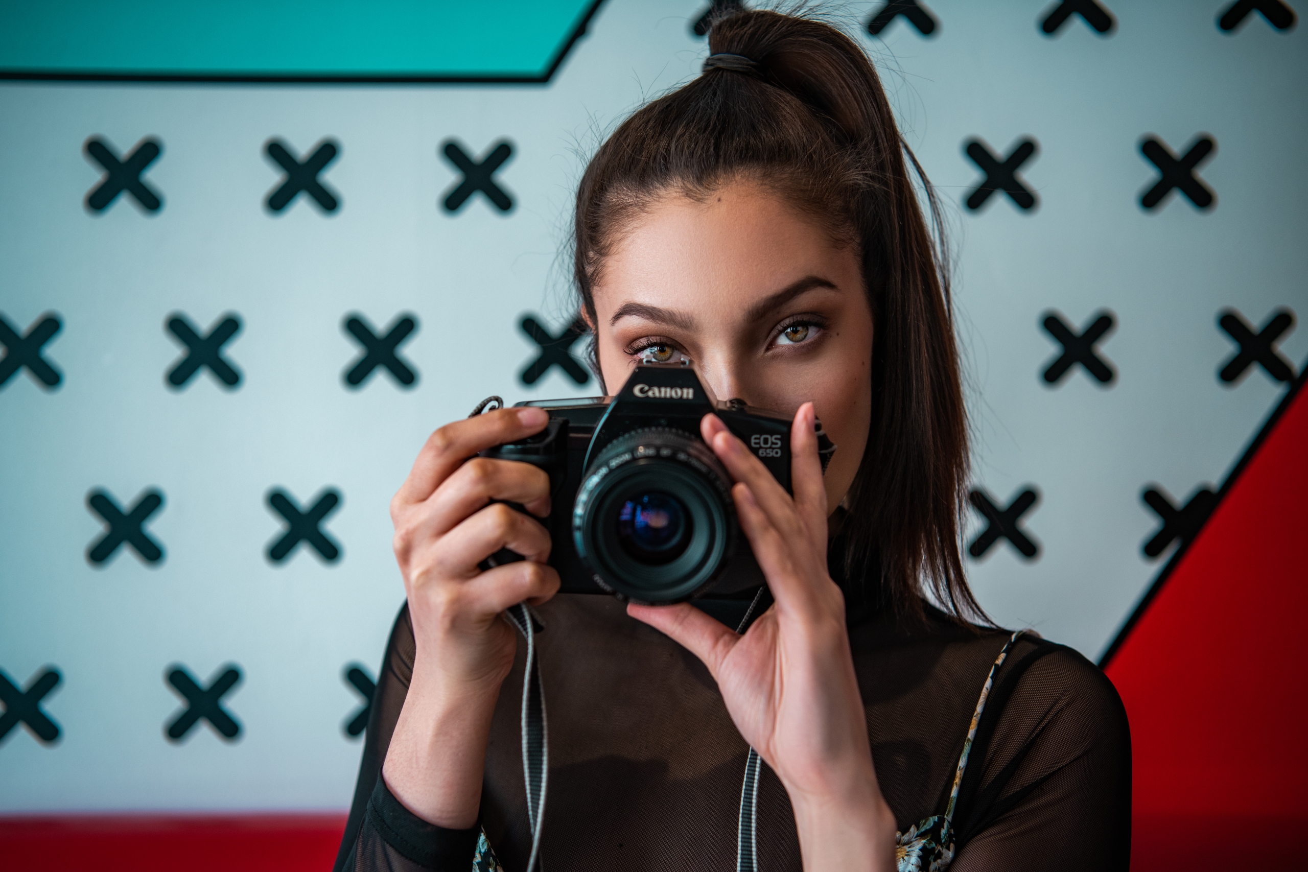 Women Model Brunette Ponytail Looking At Viewer Portrait Photography Bokeh Camera Canon Hands Mural  2560x1707
