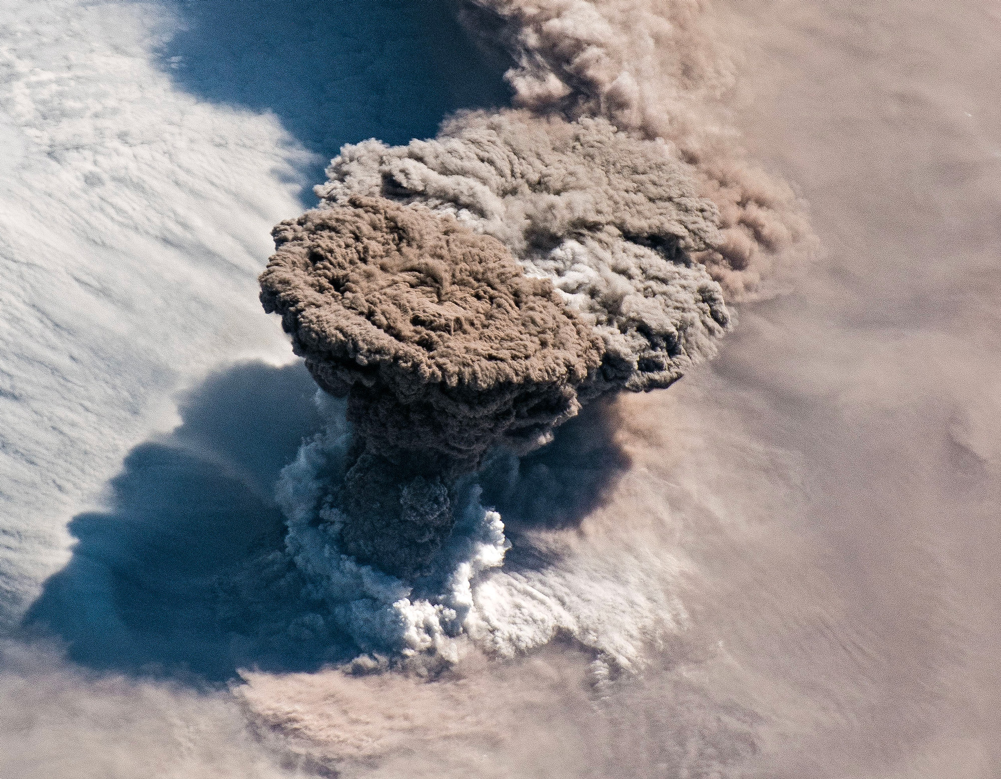 Aerial View Top View Birds Eye View Volcano Volcanic Eruption Eruption Film Grain Russia NASA Smoke  2000x1555