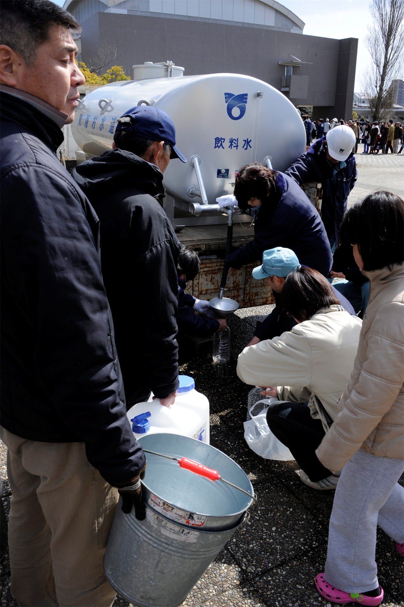 Japan Earthquakes People 1332x2000