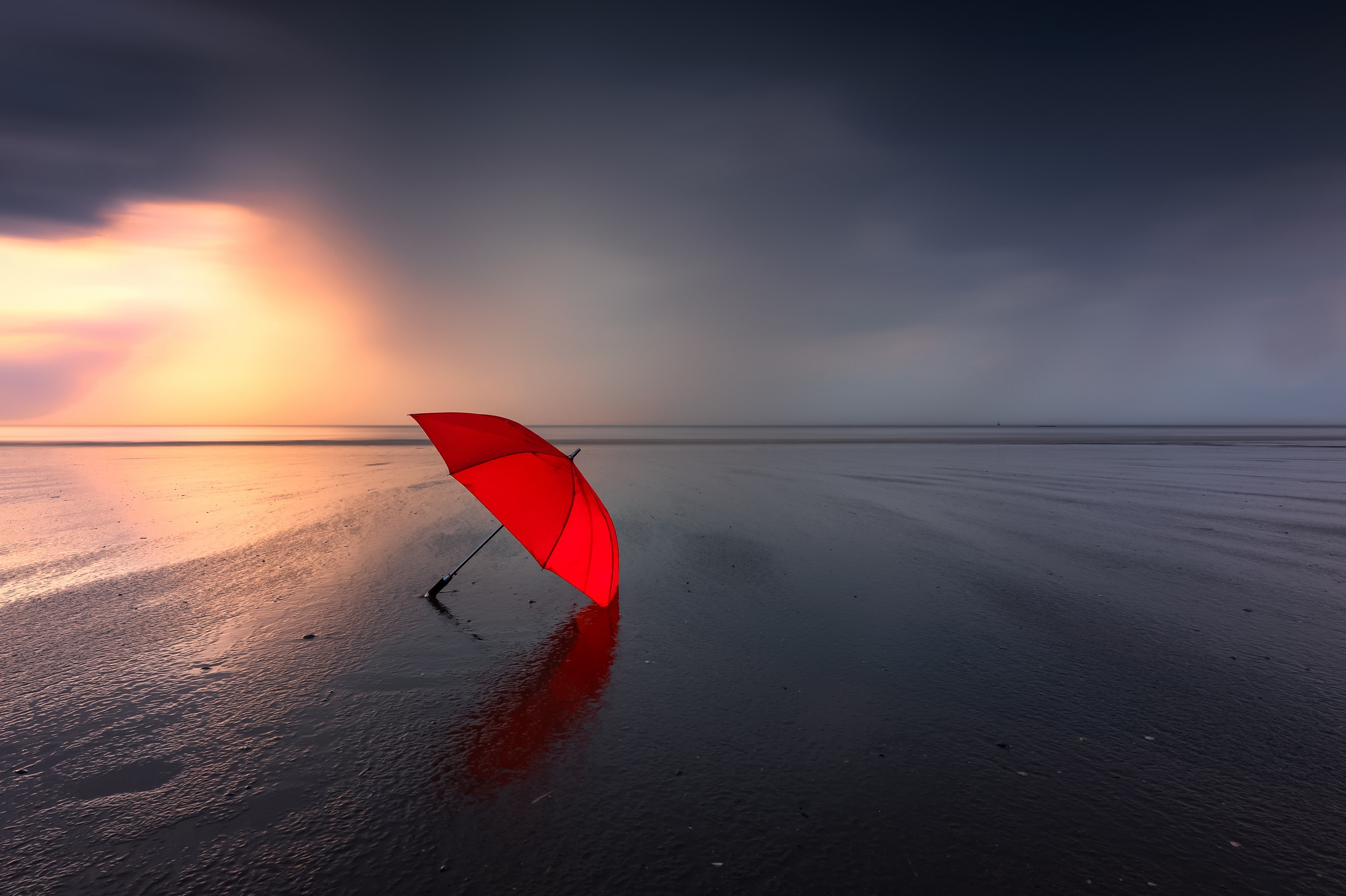 Nature Sky Umbrella Red Black Sand Wet Overcast Sunlight Calm 2048x1365