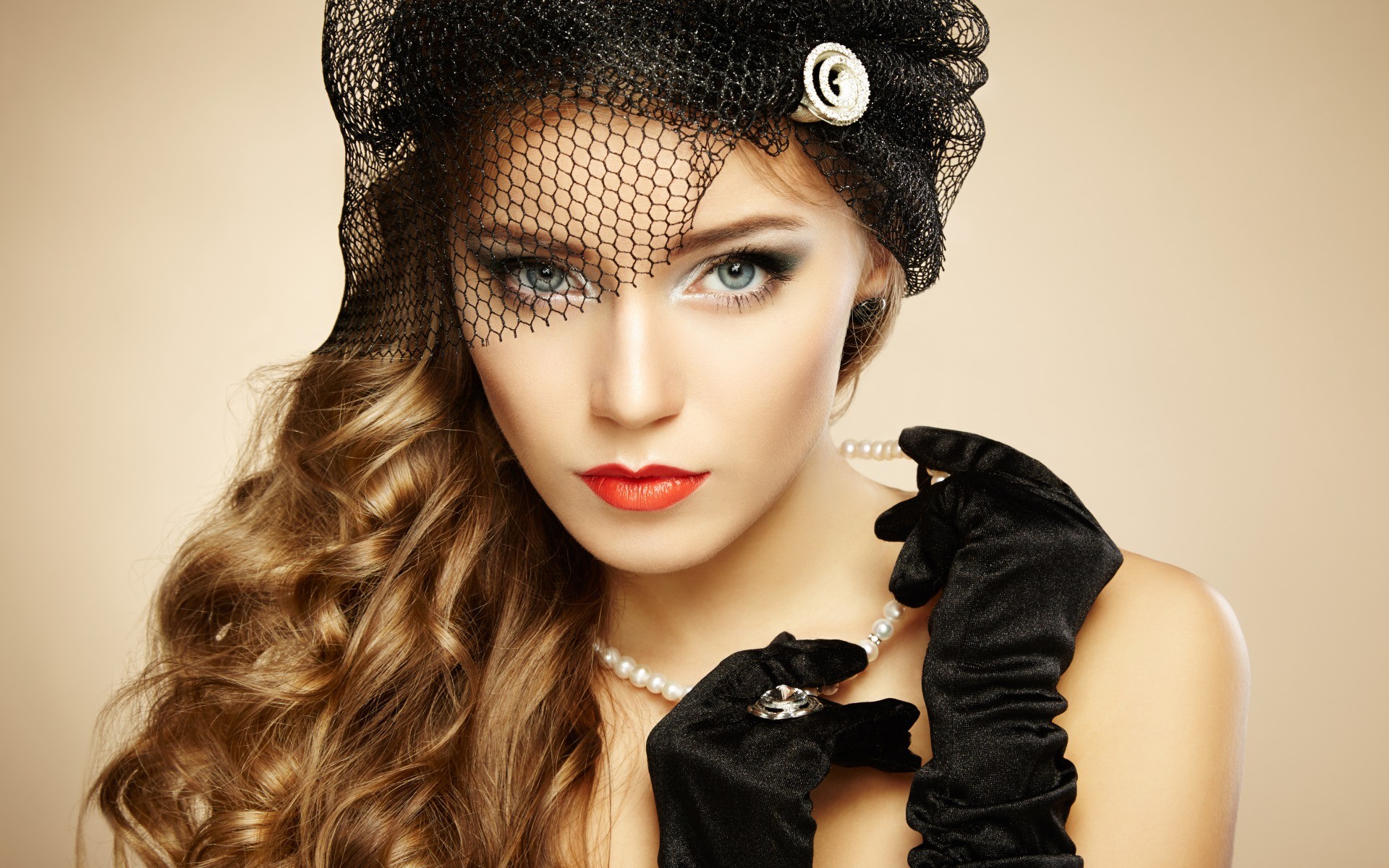 Girl Woman Hat Pearl Glove Blue Eyes Blonde Curl Lipstick 1920x1200