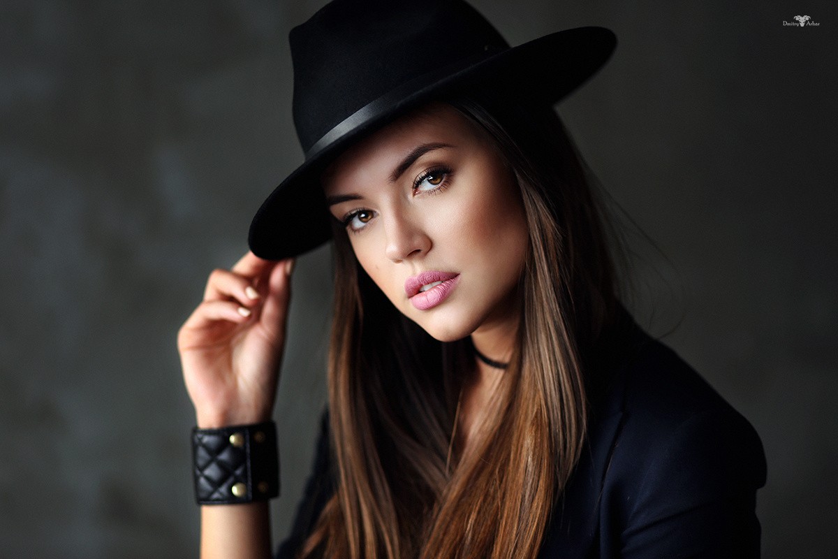 Women Portrait Face Hat Brunette Brown Eyes Millinery Looking At Viewer Long Hair Straight Hair Pain 1200x800