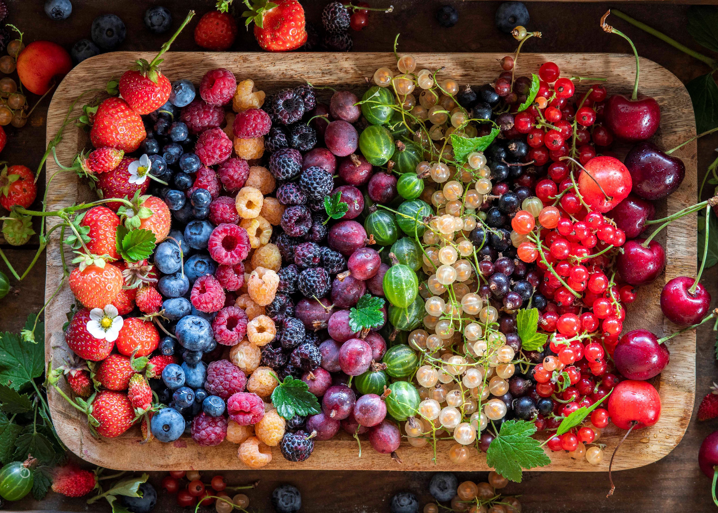 Colorful Food Fruit Berries Strawberries Blueberries Raspberries Grapes Red Currant Cherries Wooden  2867x2048