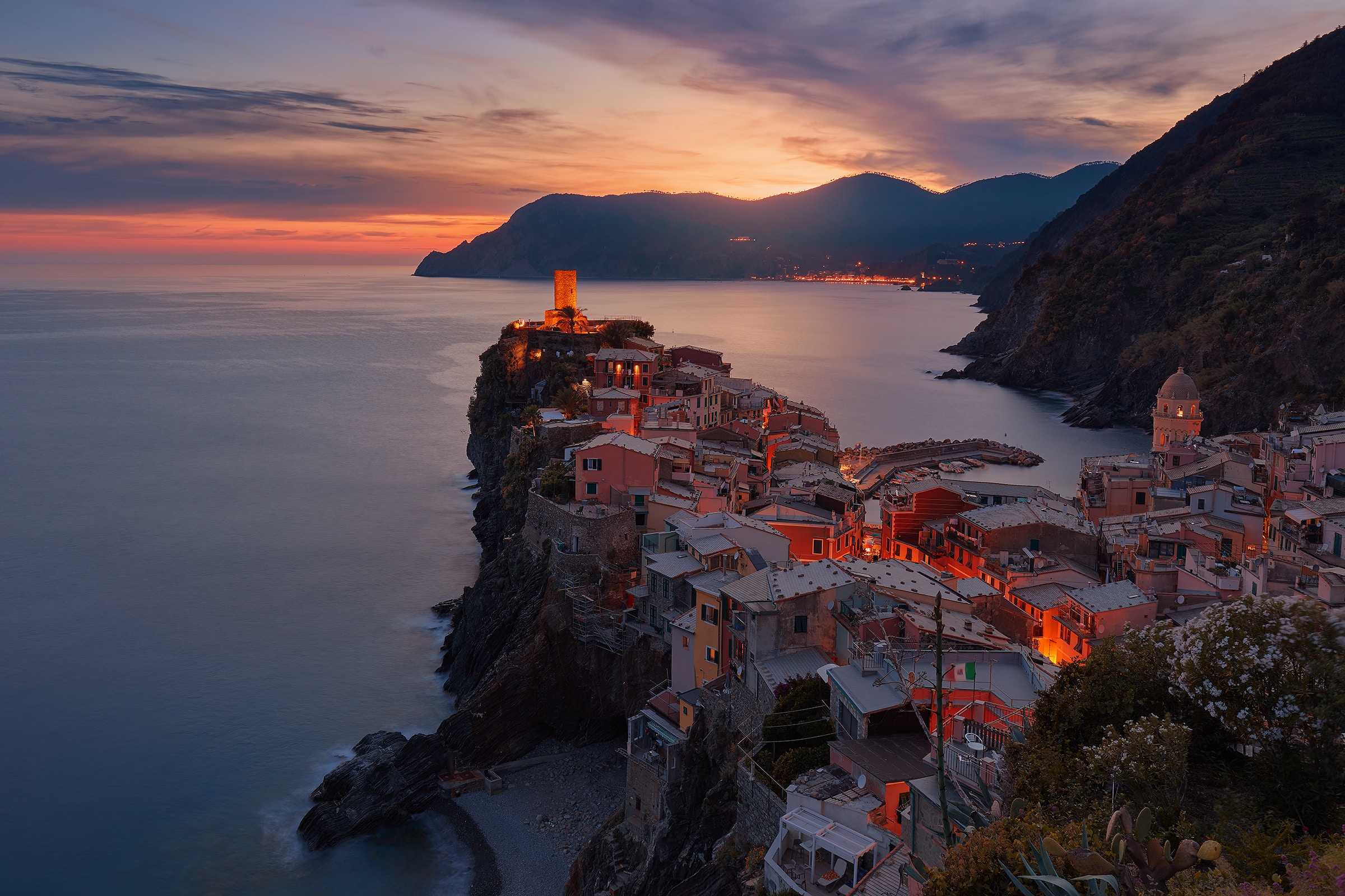 Vernazza Italy Sea Mountains Clouds Horizon Landscape Nature 2400x1600