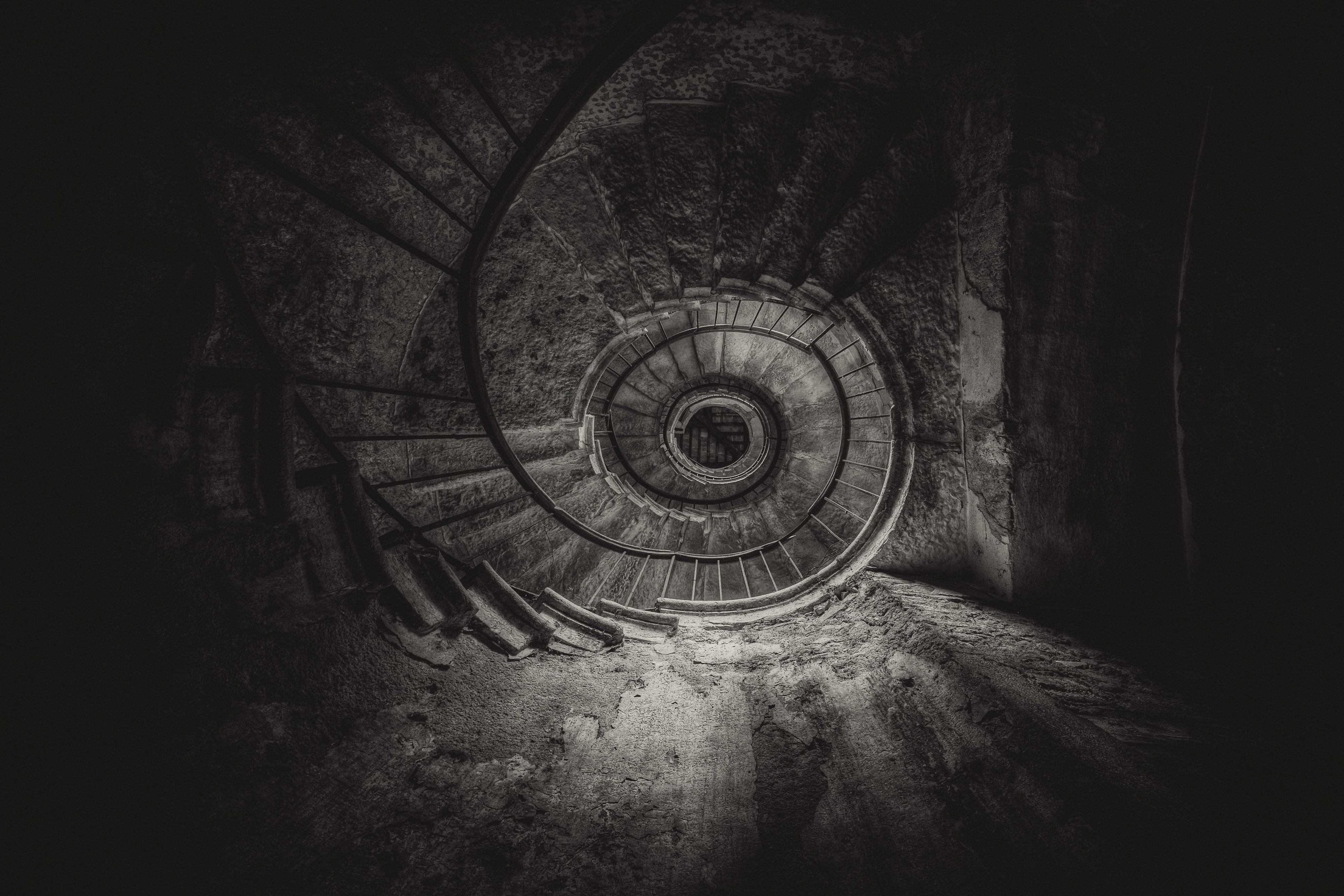 Photography Monochrome Staircase Stairs Dark Spiral Worms Eye View Bottom View 3840x2560