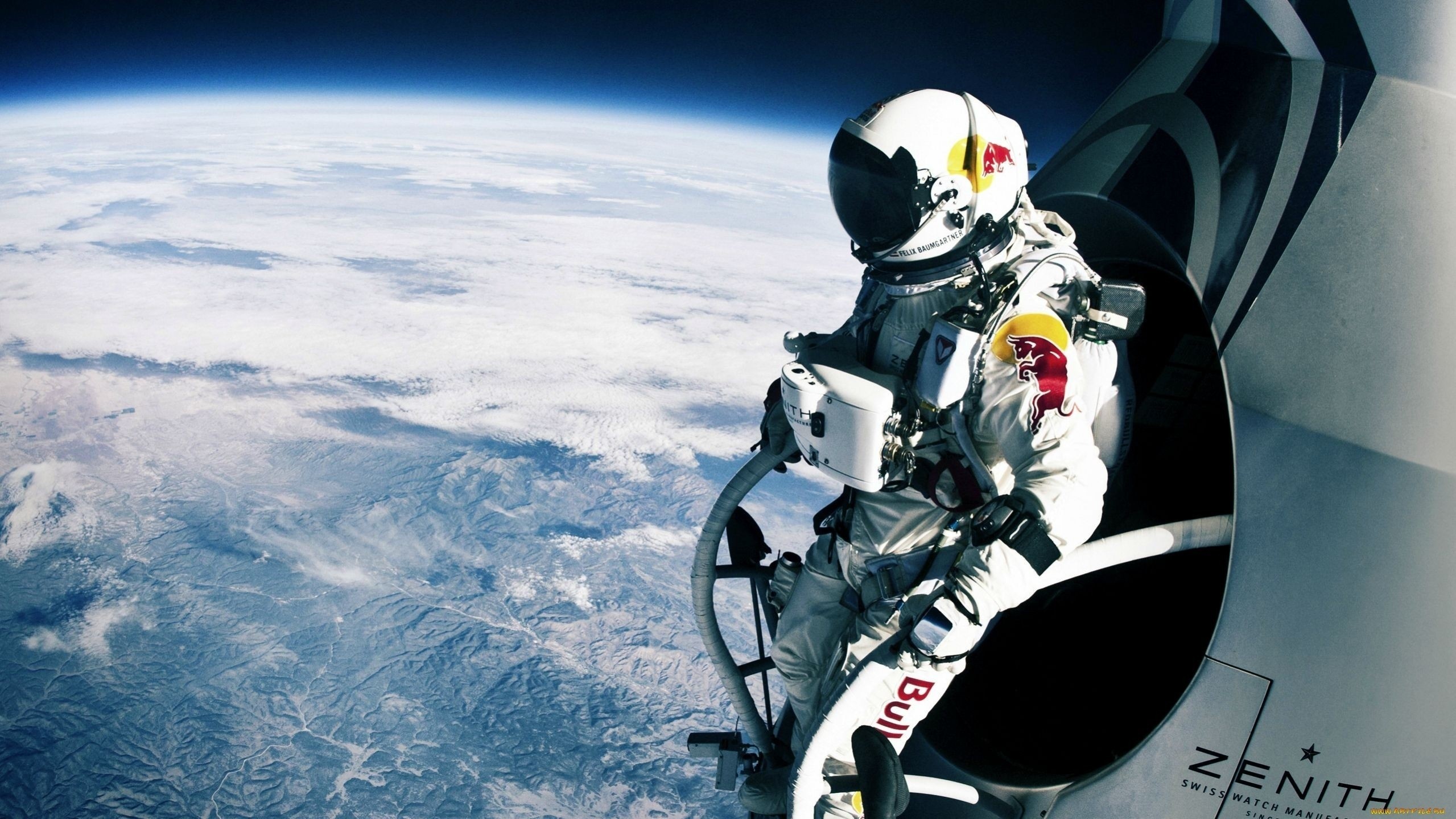 Spacesuit Red Bull Felix Baumgartner 2559x1439