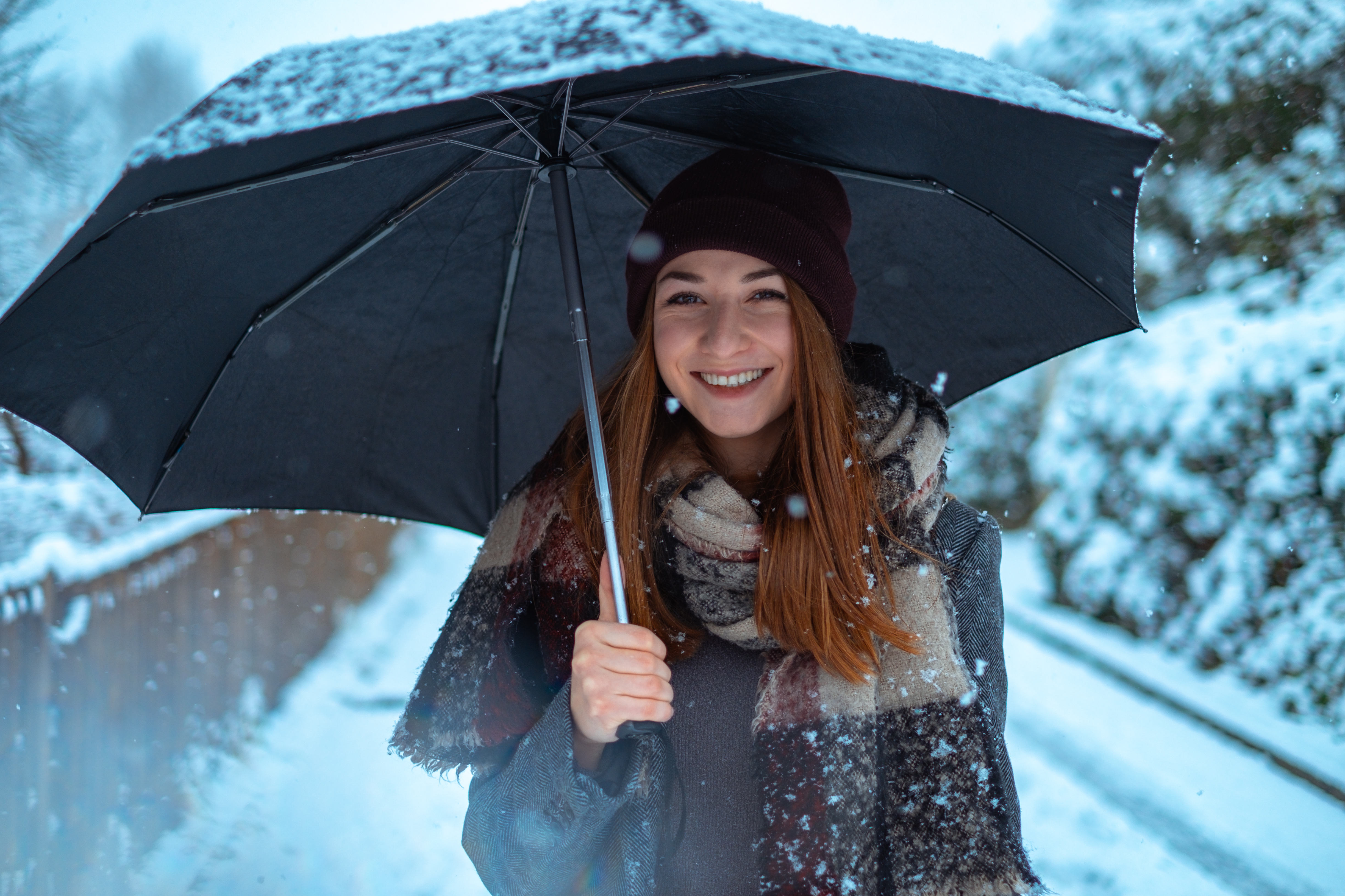 Winter Snow Bokeh Fujifilm Grey Coat Open Coat Coats Smiling Umbrella Scarf Women Outdoors Brunette  4896x3264
