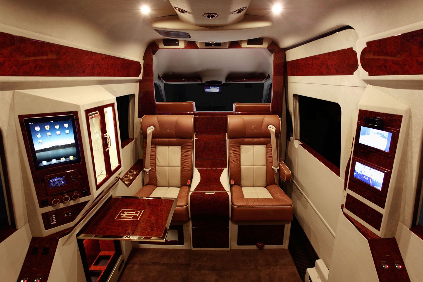 Mercedes Benz Sprinter Car Interior 1440x960