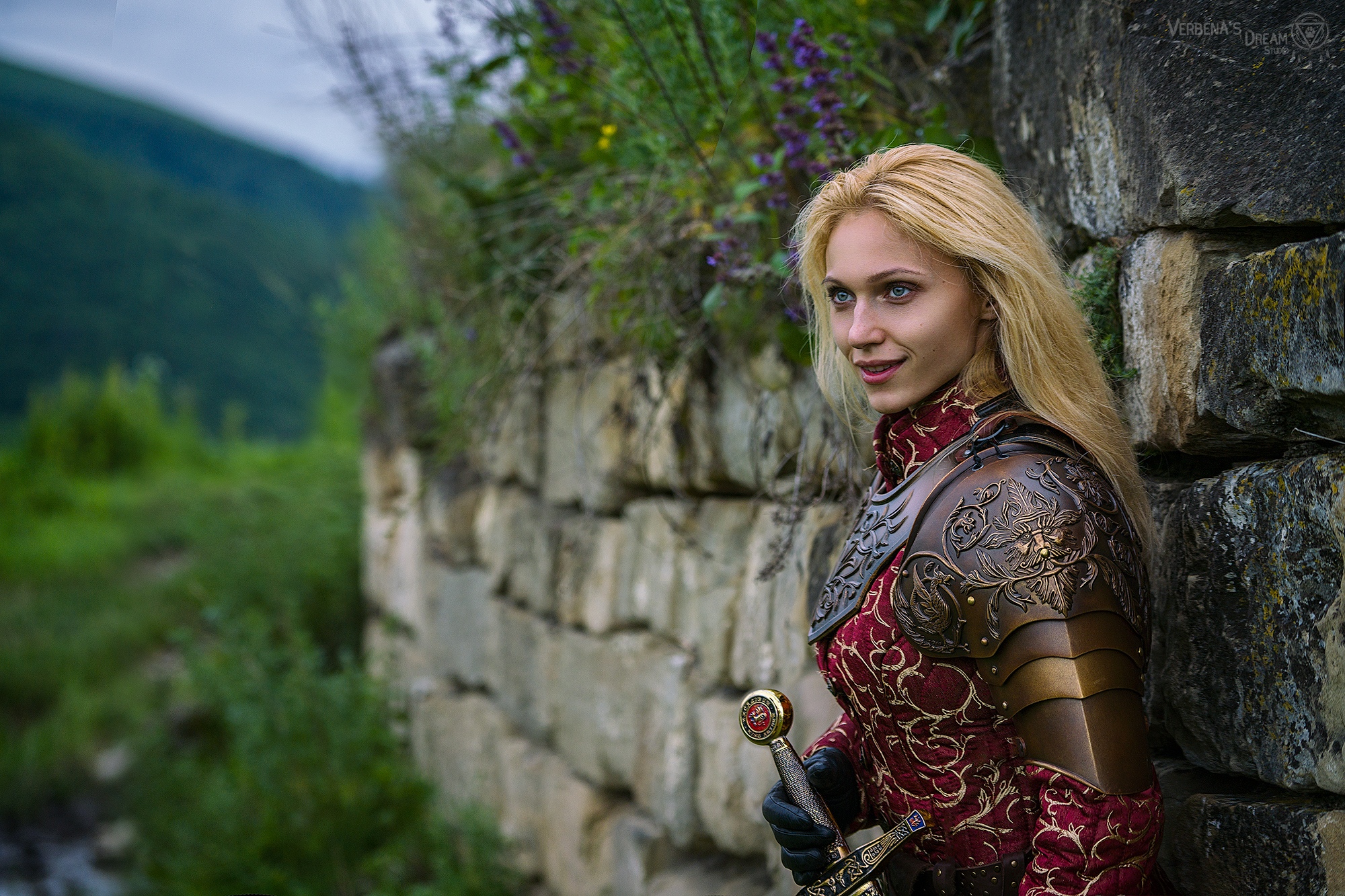 Darya Lefler Women Model Knight Sword Armor Blonde Portrait Looking Into The Distance Smiling Grass  2000x1333