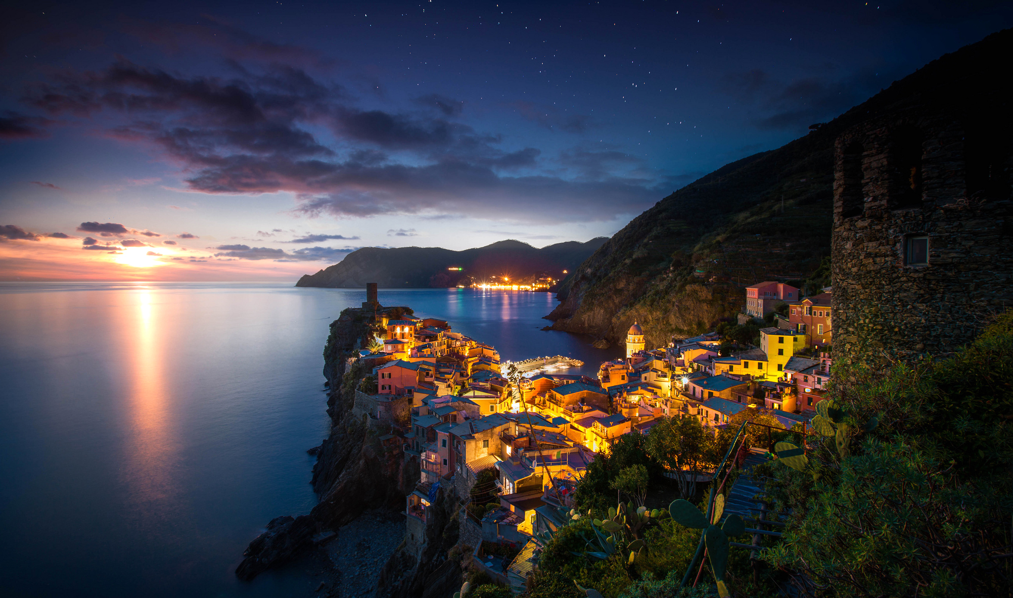 Man Made Vernazza City Cityscape Night Light Coast Italy 2048x1209