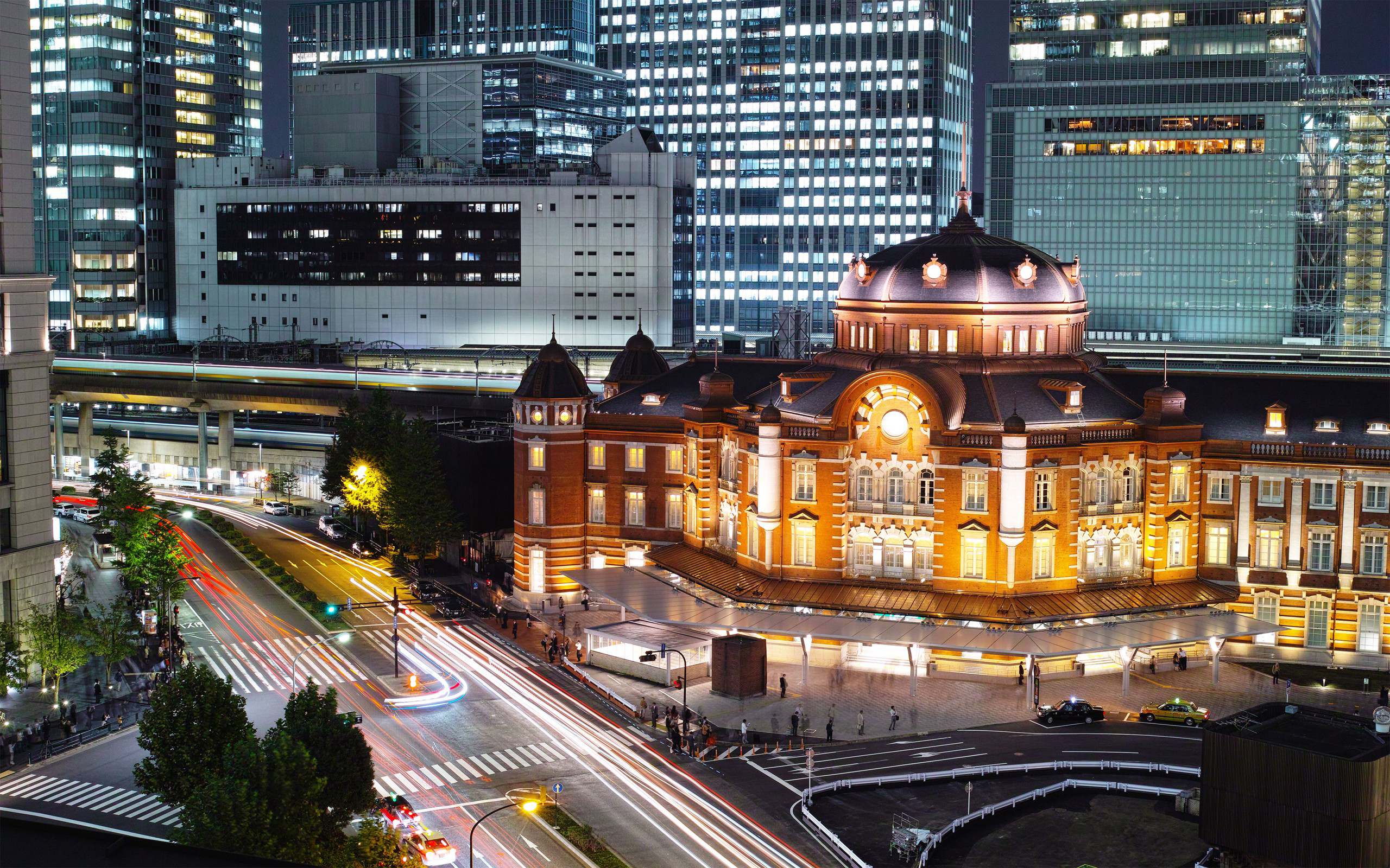 Tokyo Train Station Building 2560x1600