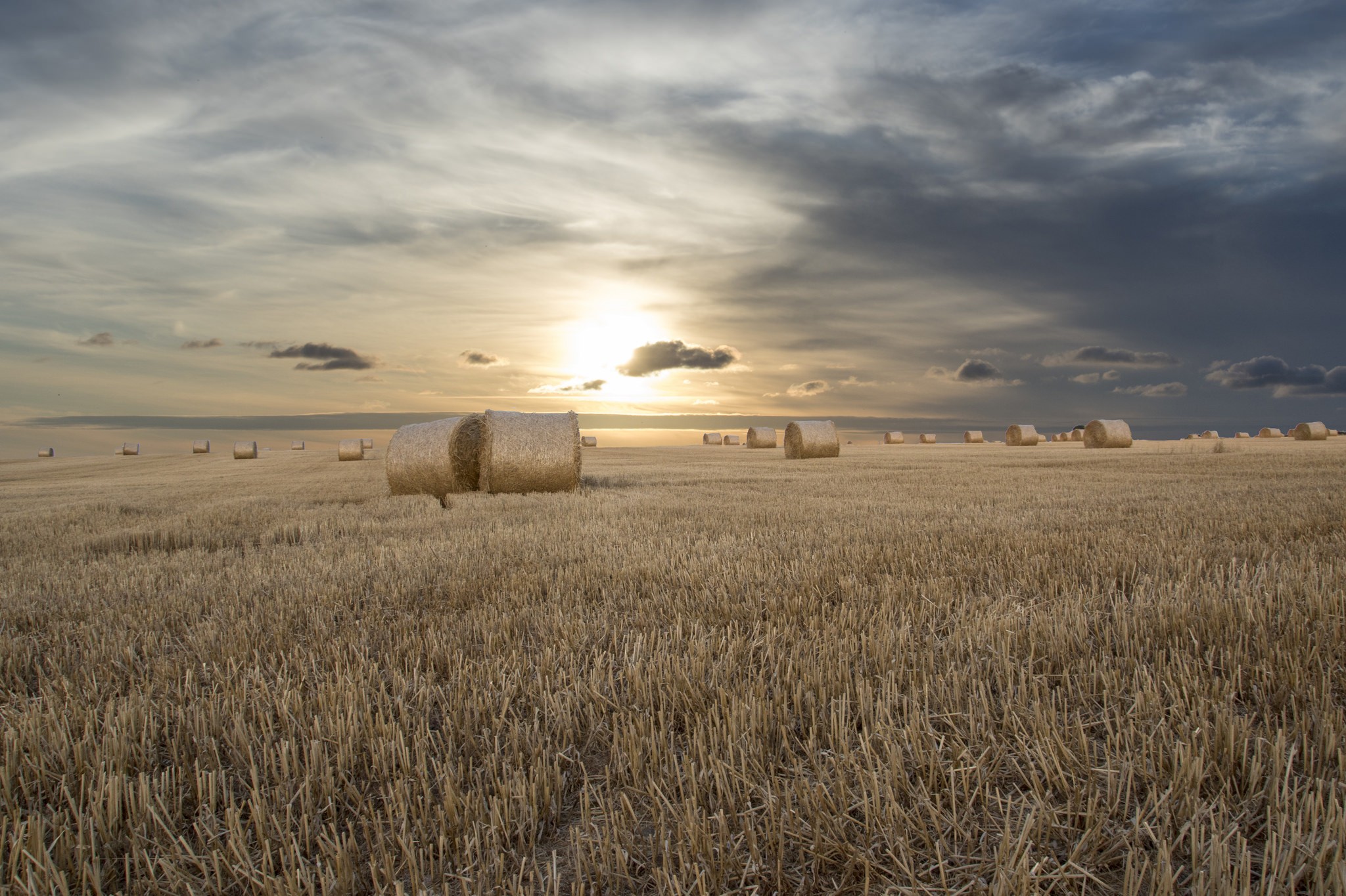 Field Summer Plains Haystacks 2048x1365