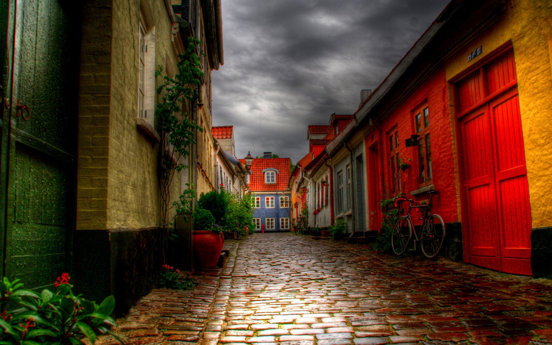 Alley Street Town Path HDR Building 1920x1200