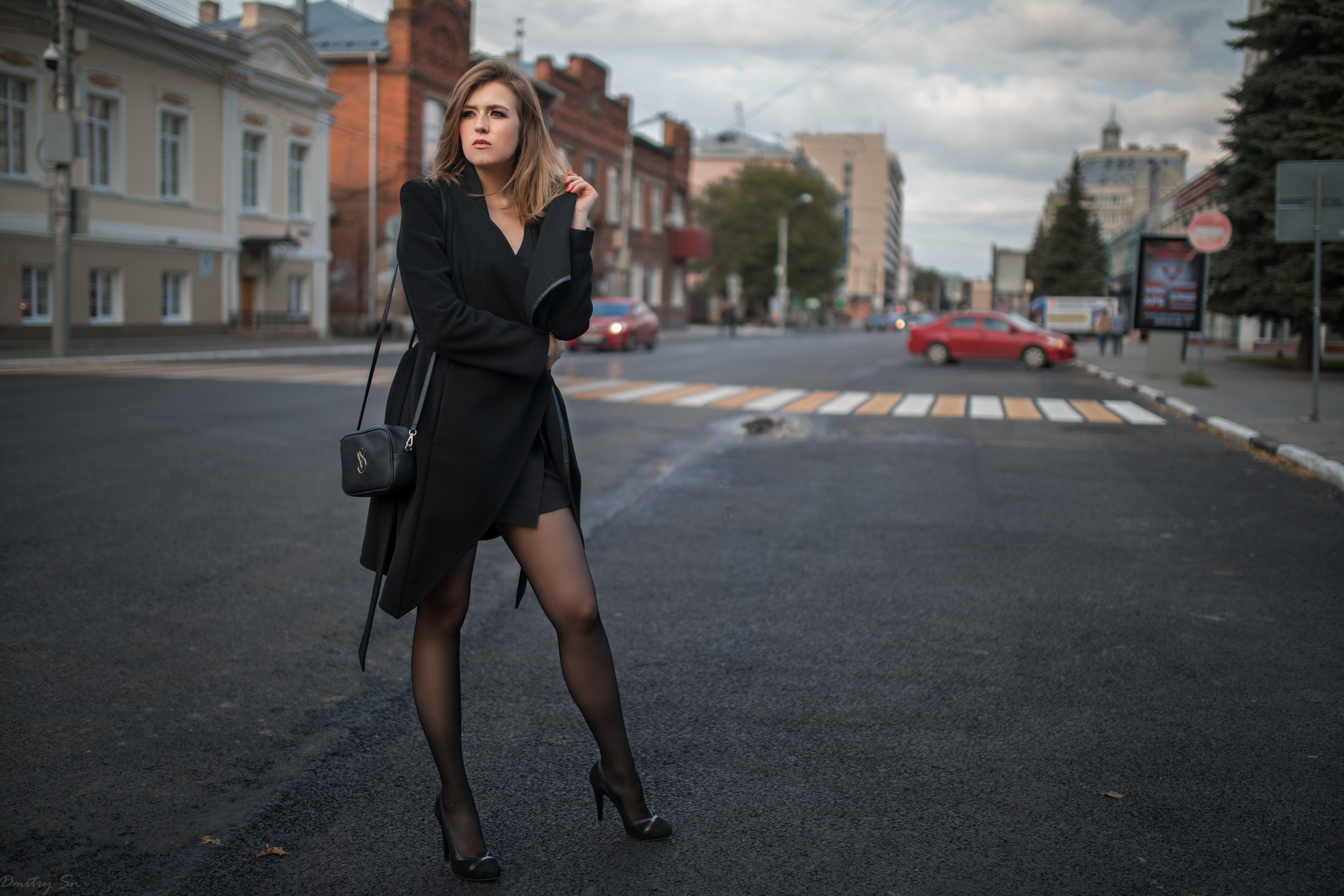 Dmitry Shulgin Urban City Women Outdoors Women Black Coat Standing Public Veronica Dmitry Sn Street  2560x1707