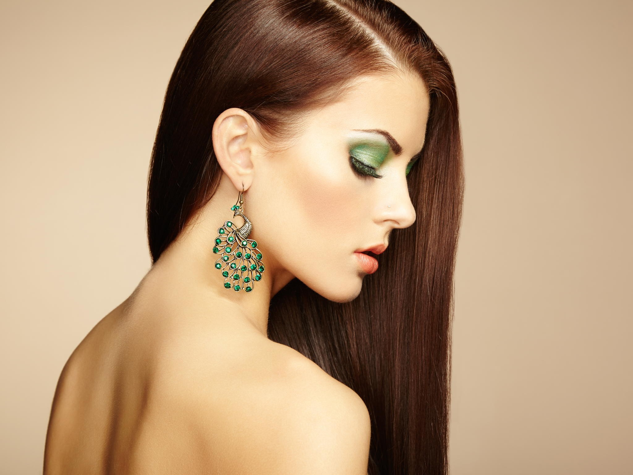 Women Model Portrait Brunette Peacocks Closeup Eyeliner Long Hair Simple Background 2048x1536