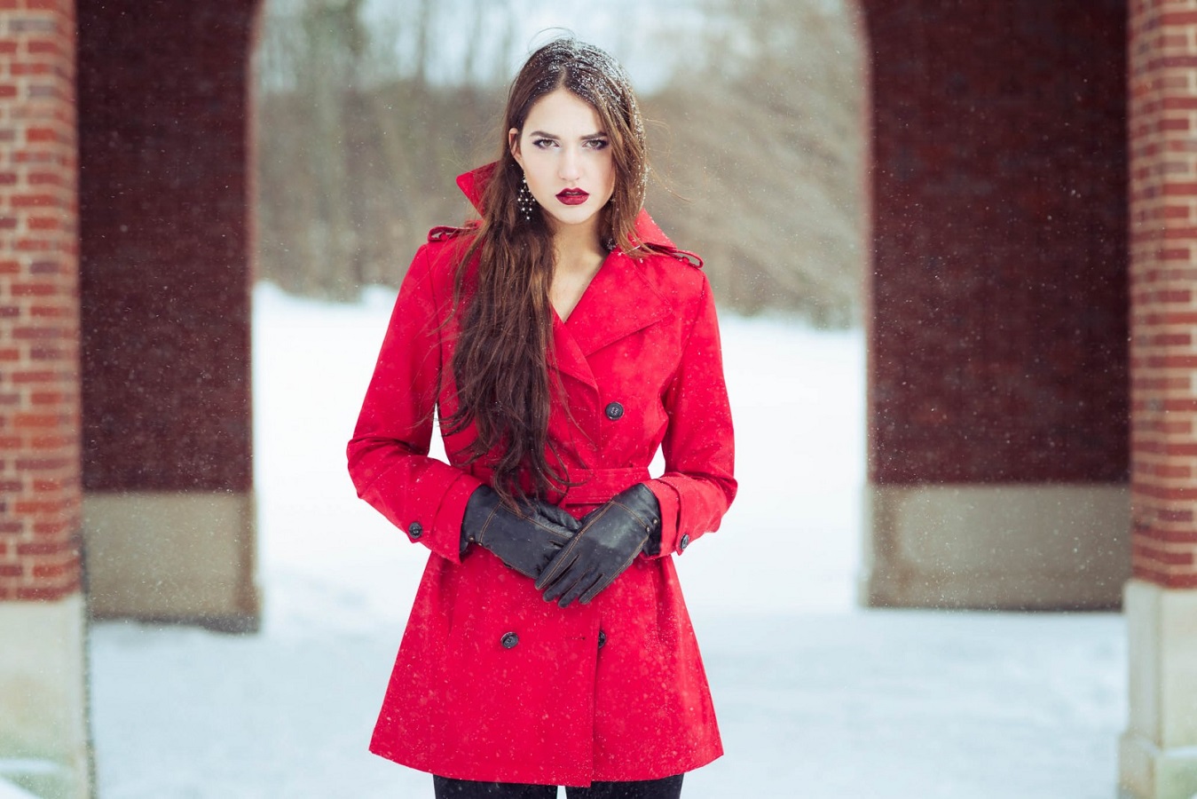 Women Model Long Hair Red Coat Coats Trench Coat Gloves Brunette Black Gloves Standing Red Lipstick  1349x900