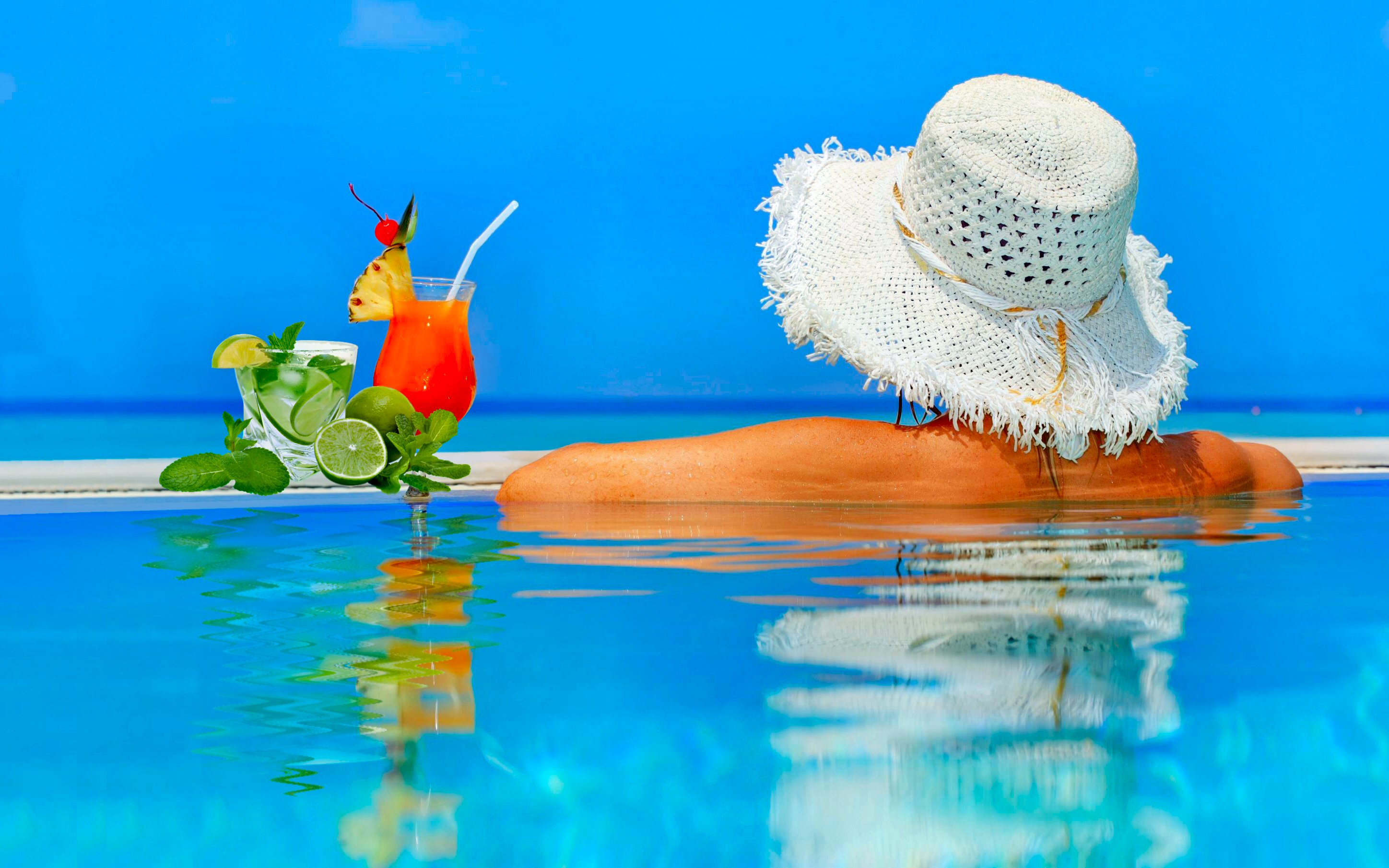 Cocktail Pool Mojito Reflection Summer Hat 2896x1810