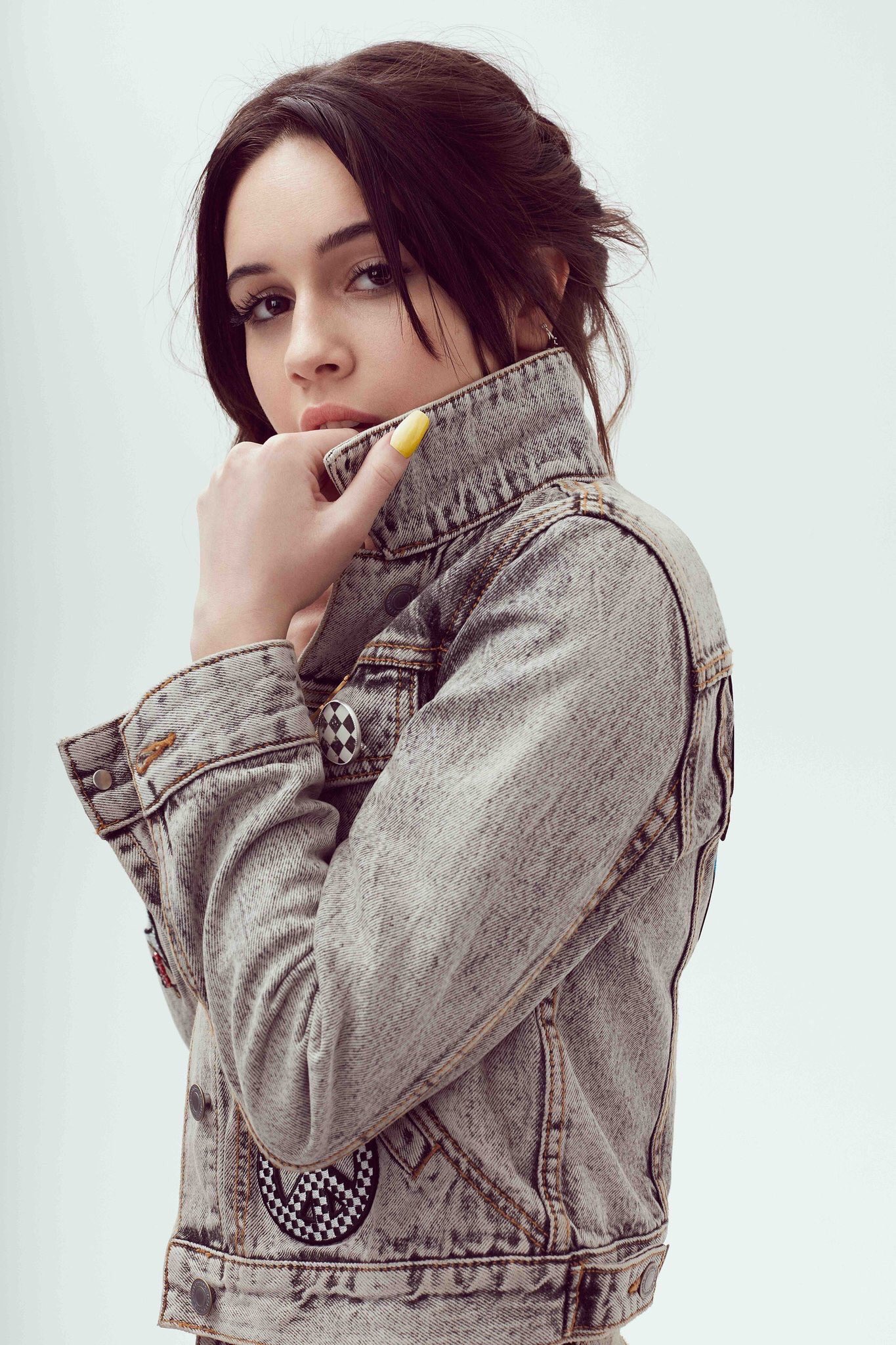 Bea Miller Women Singer Actress Painted Nails Simple Background White Background Jean Jacket 1365x2048