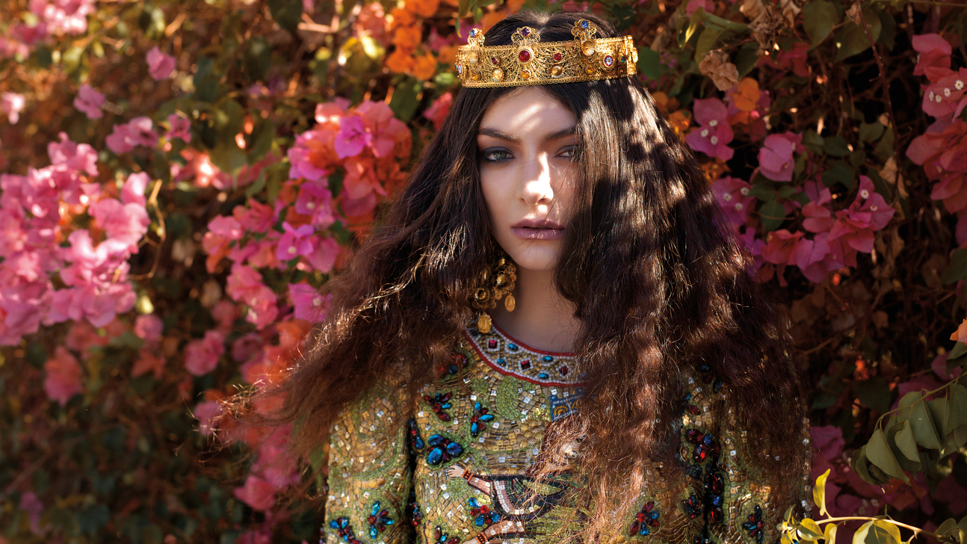 Lorde Singer Women Bougainvillea Fashion Crown Brunette Sunlight Women Outdoors Flowers Wavy Hair Je 1920x1080