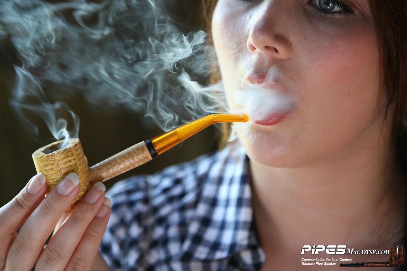 Pipes Smoking Women 1350x900