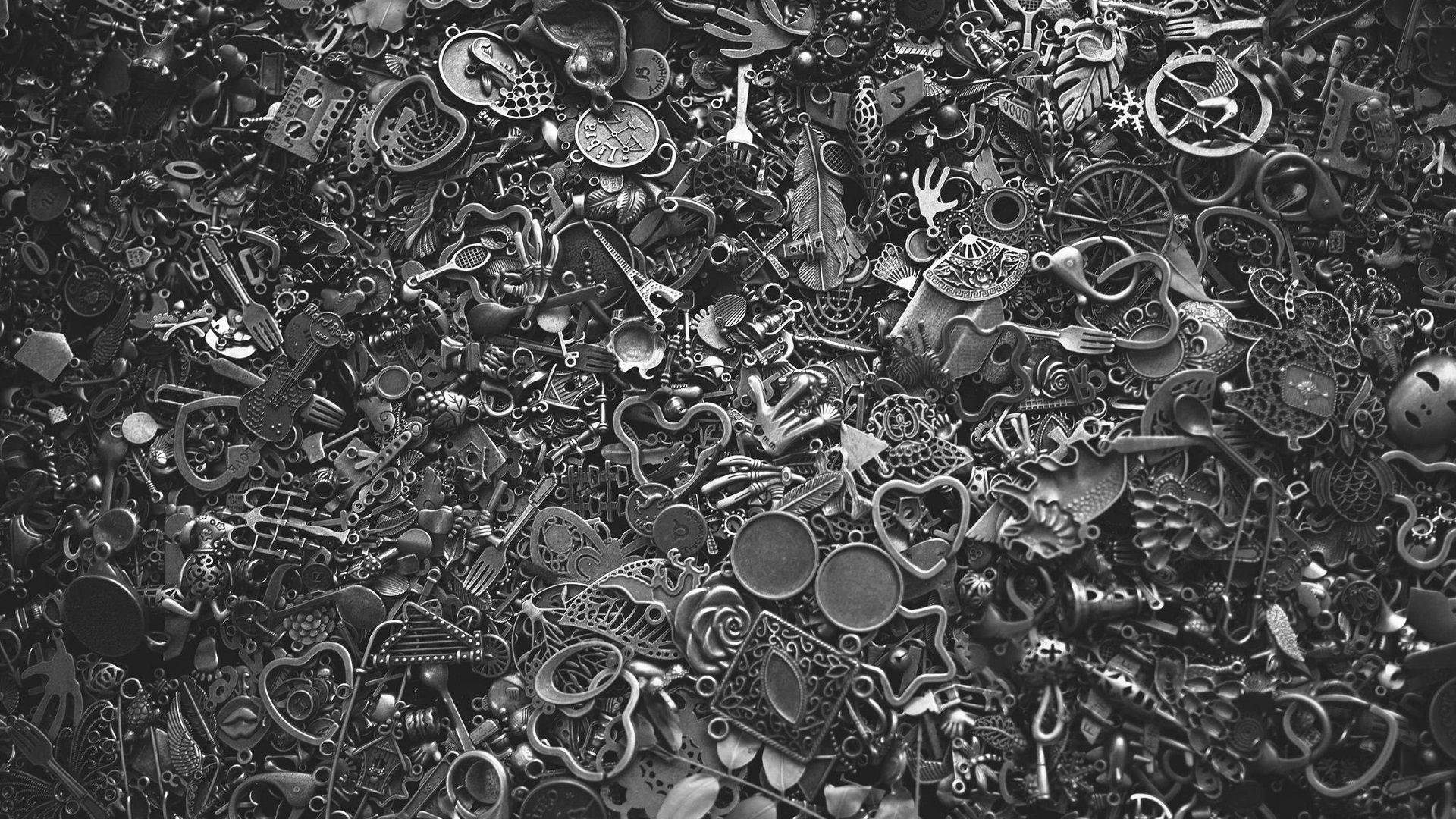 Metal Love Keyrings 1920x1080
