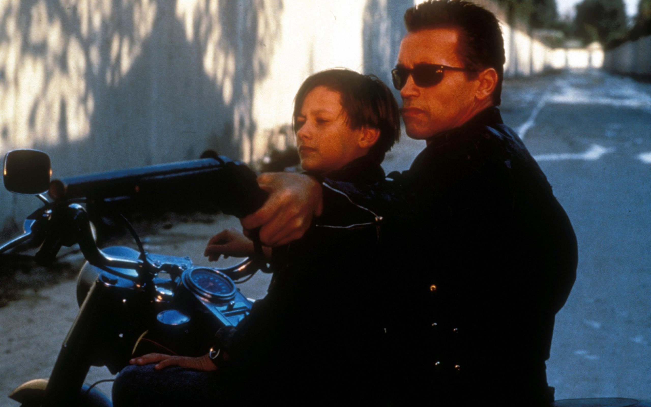 Arnold Schwarzenegger The Terminator Edward Furlong John Connor 2560x1600
