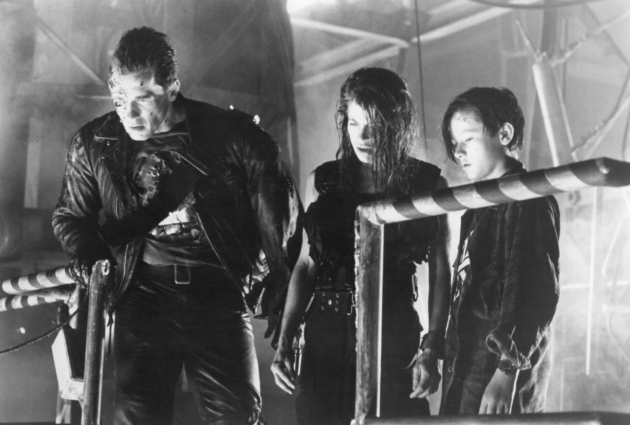 Linda Hamilton Sarah Connor Arnold Schwarzenegger The Terminator Edward Furlong John Connor 2048x1381